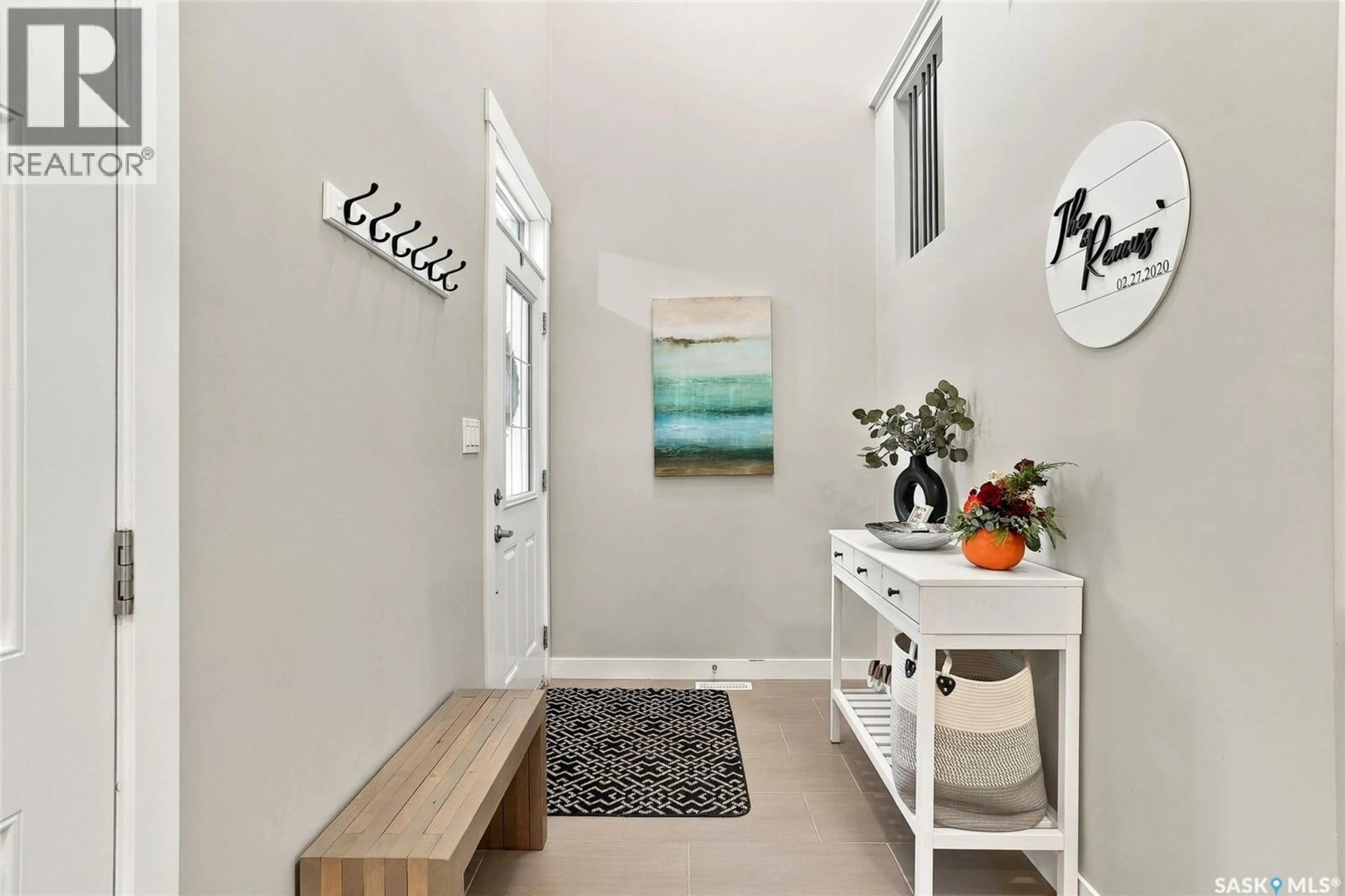 Indoor entryway for 422 SECORD WAY, Saskatoon Saskatchewan S7V0M1