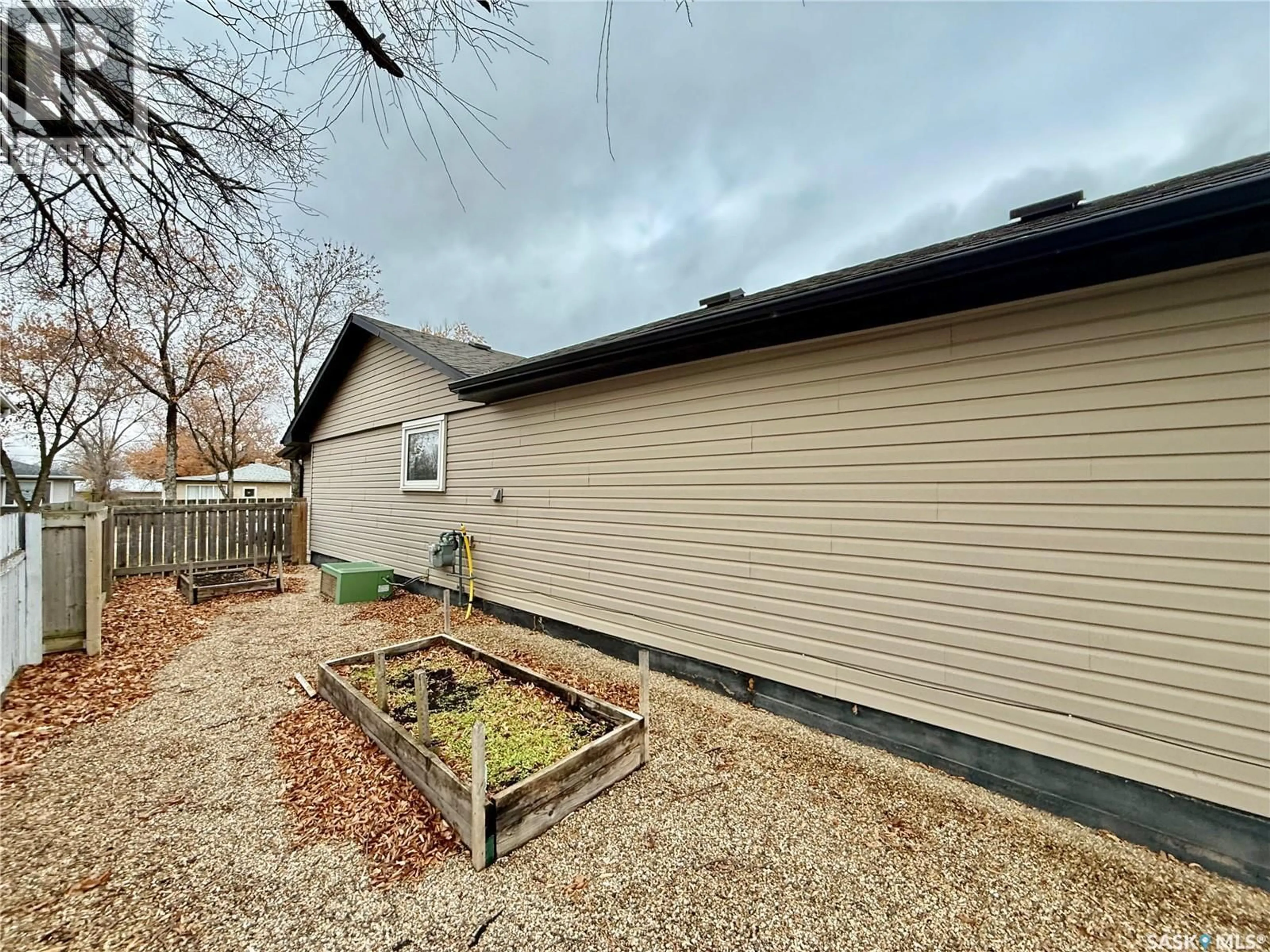 Unknown for 64 10TH STREET, Weyburn Saskatchewan S4H1G7