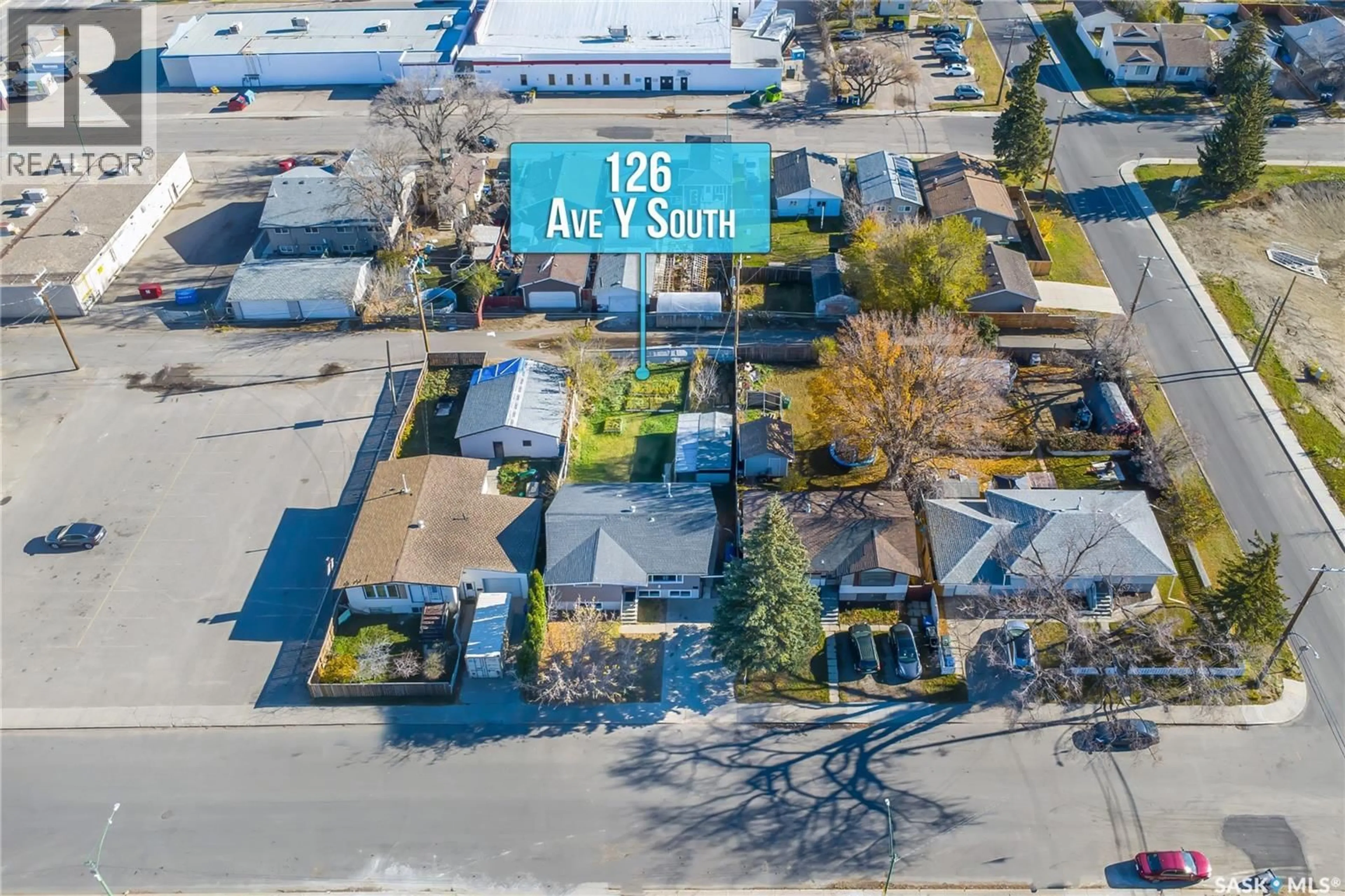 A pic from outside/outdoor area/front of a property/back of a property/a pic from drone, street for 126 Y AVENUE, Saskatoon Saskatchewan S7M3J3