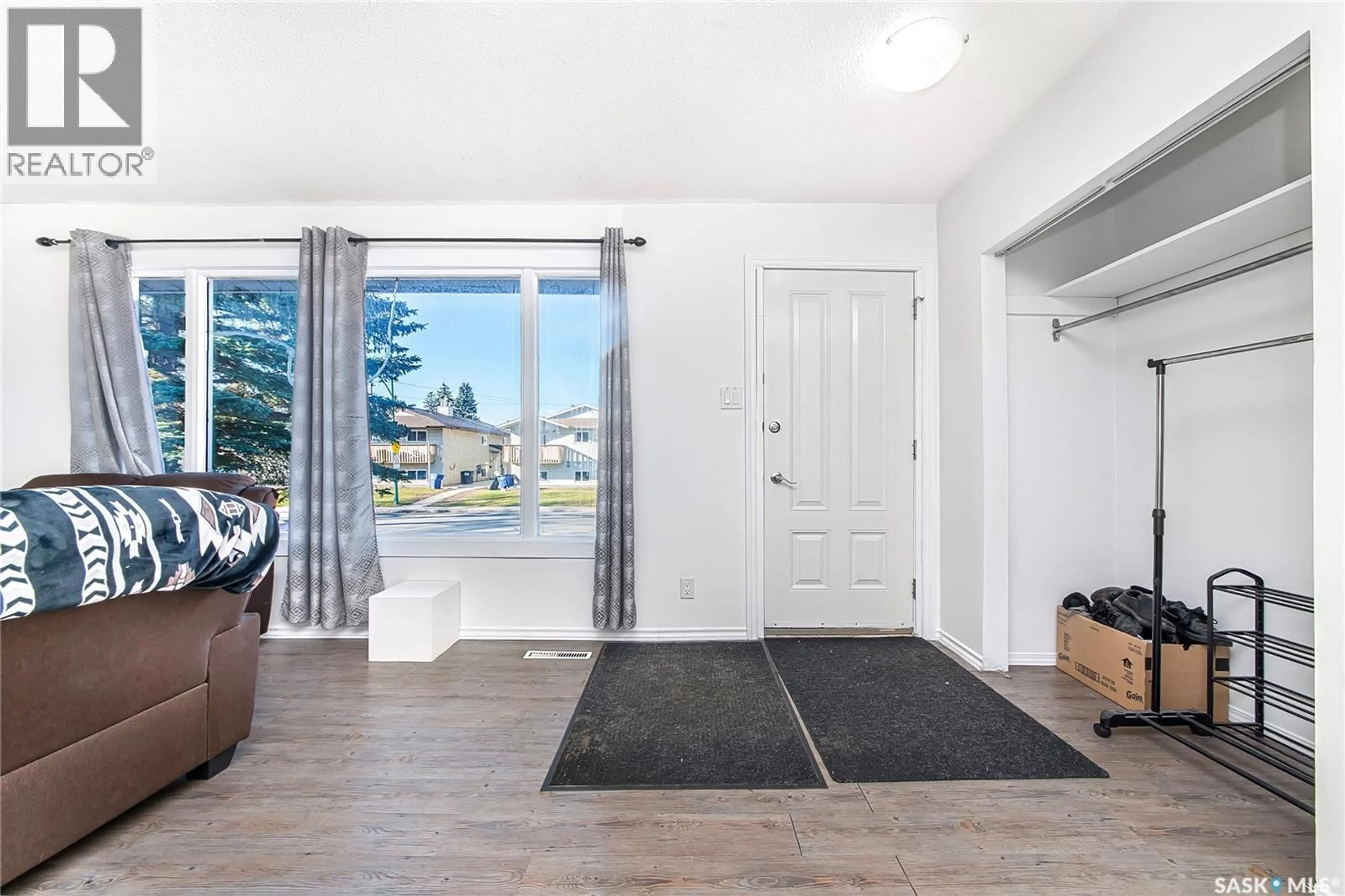 Indoor entryway for 126 Y AVENUE, Saskatoon Saskatchewan S7M3J3