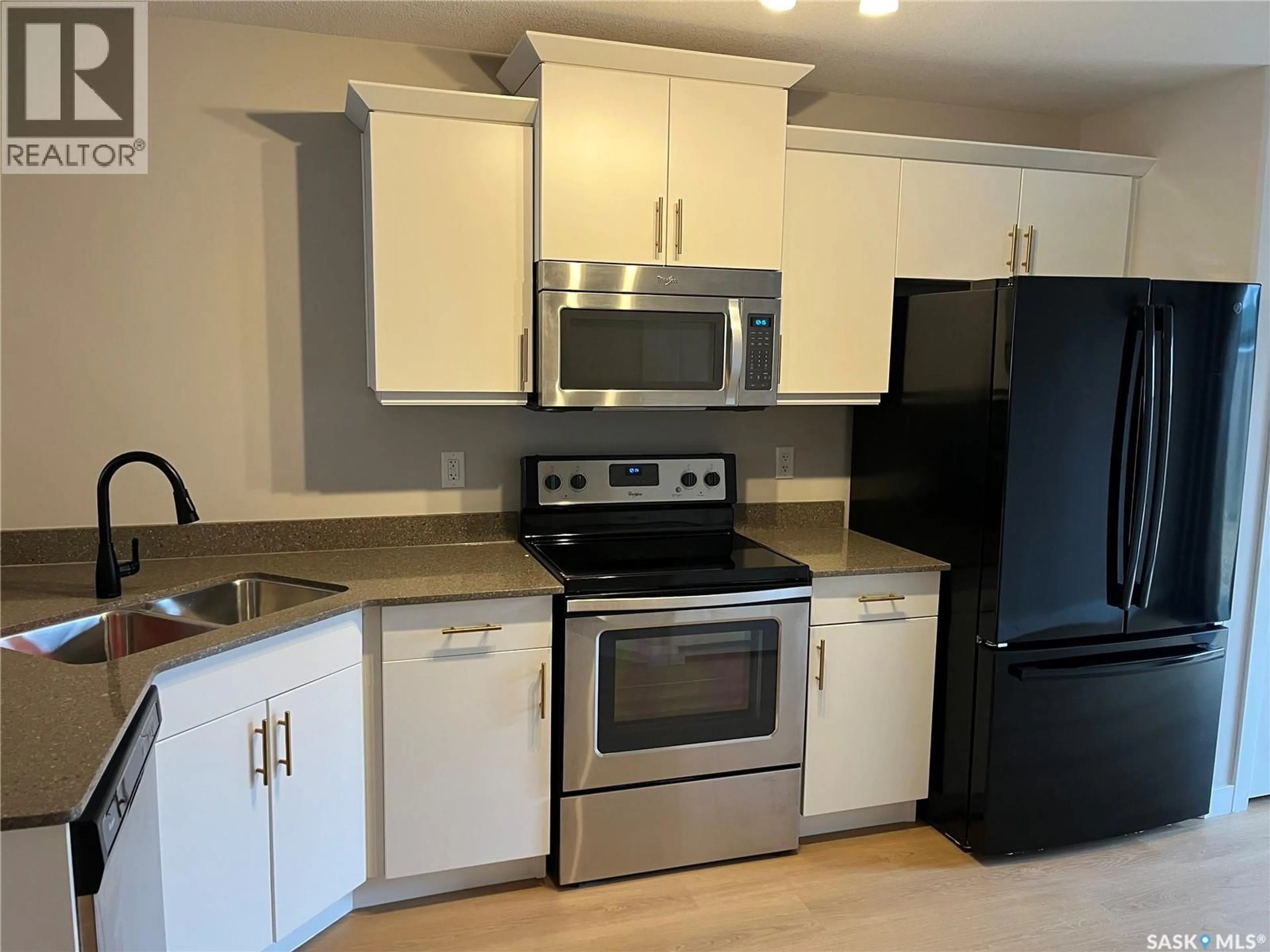 Standard kitchen, unknown for 2034 ST JOHN STREET, Regina Saskatchewan S4P1S4