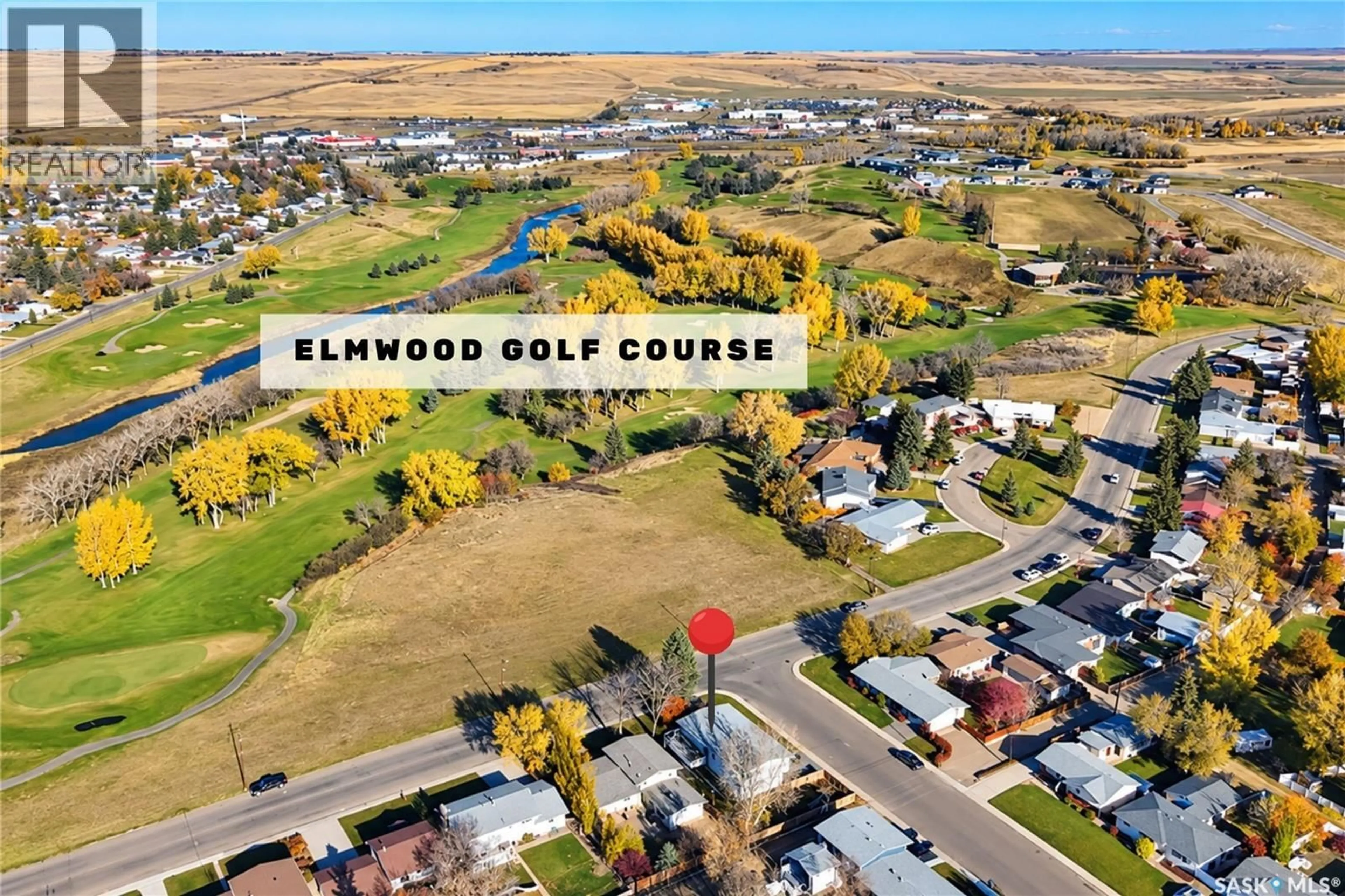 A pic from outside/outdoor area/front of a property/back of a property/a pic from drone, street for 1660 HILLCREST DRIVE, Swift Current Saskatchewan S9H1P1