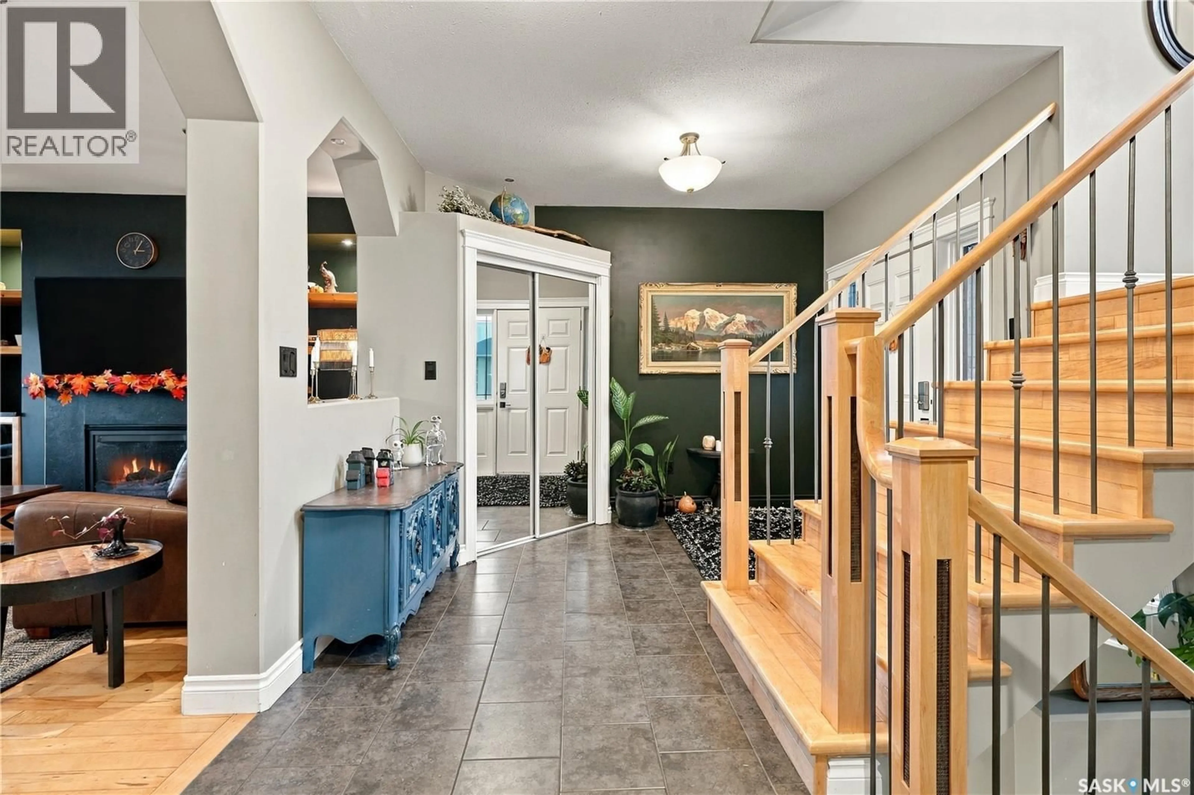 Indoor entryway for 310 POHORECKY STREET, Saskatoon Saskatchewan S7W0J2