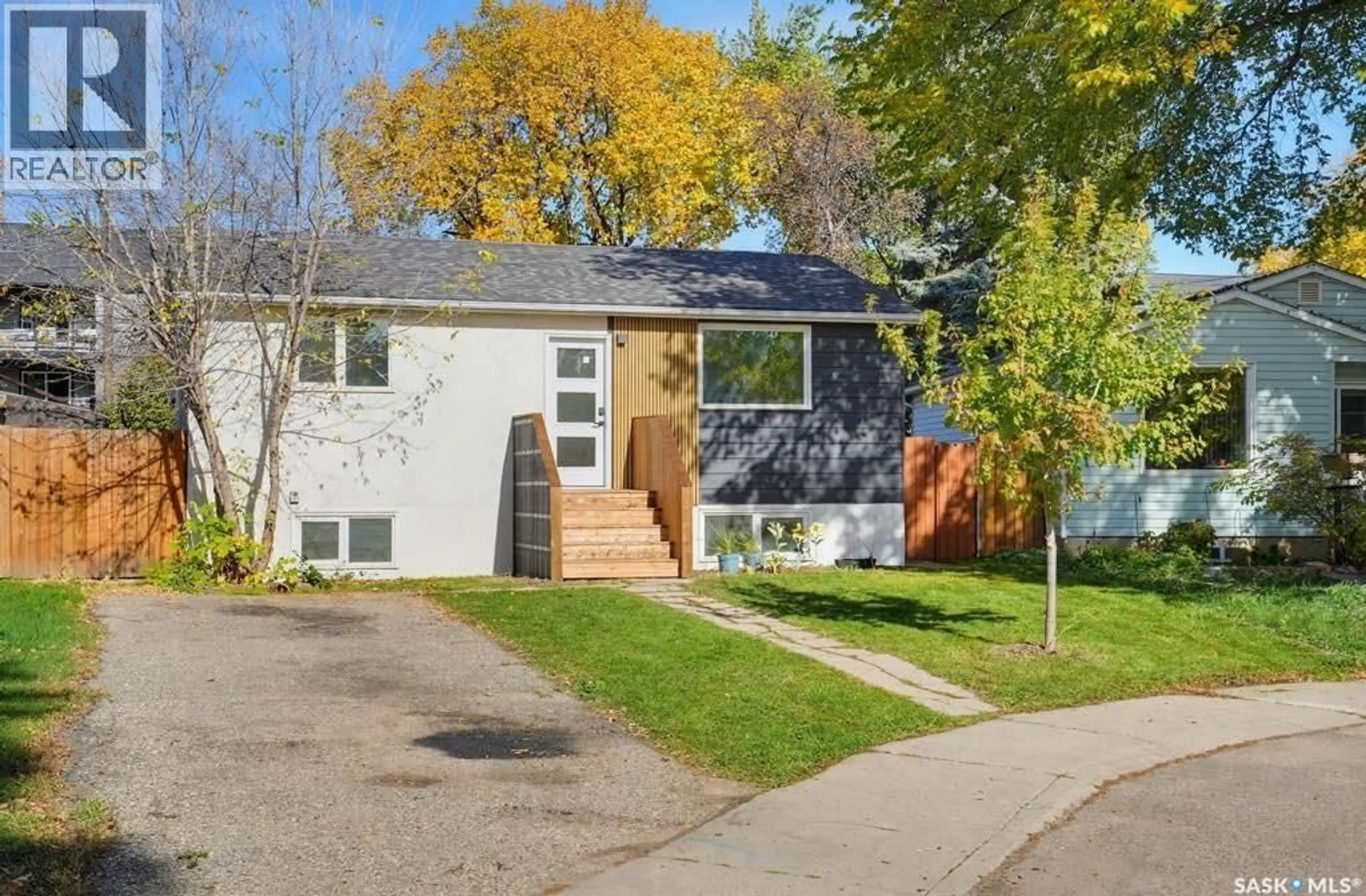 Home with vinyl exterior material, street for 39 TRIDENT CRESCENT, Saskatoon Saskatchewan S7M0P7