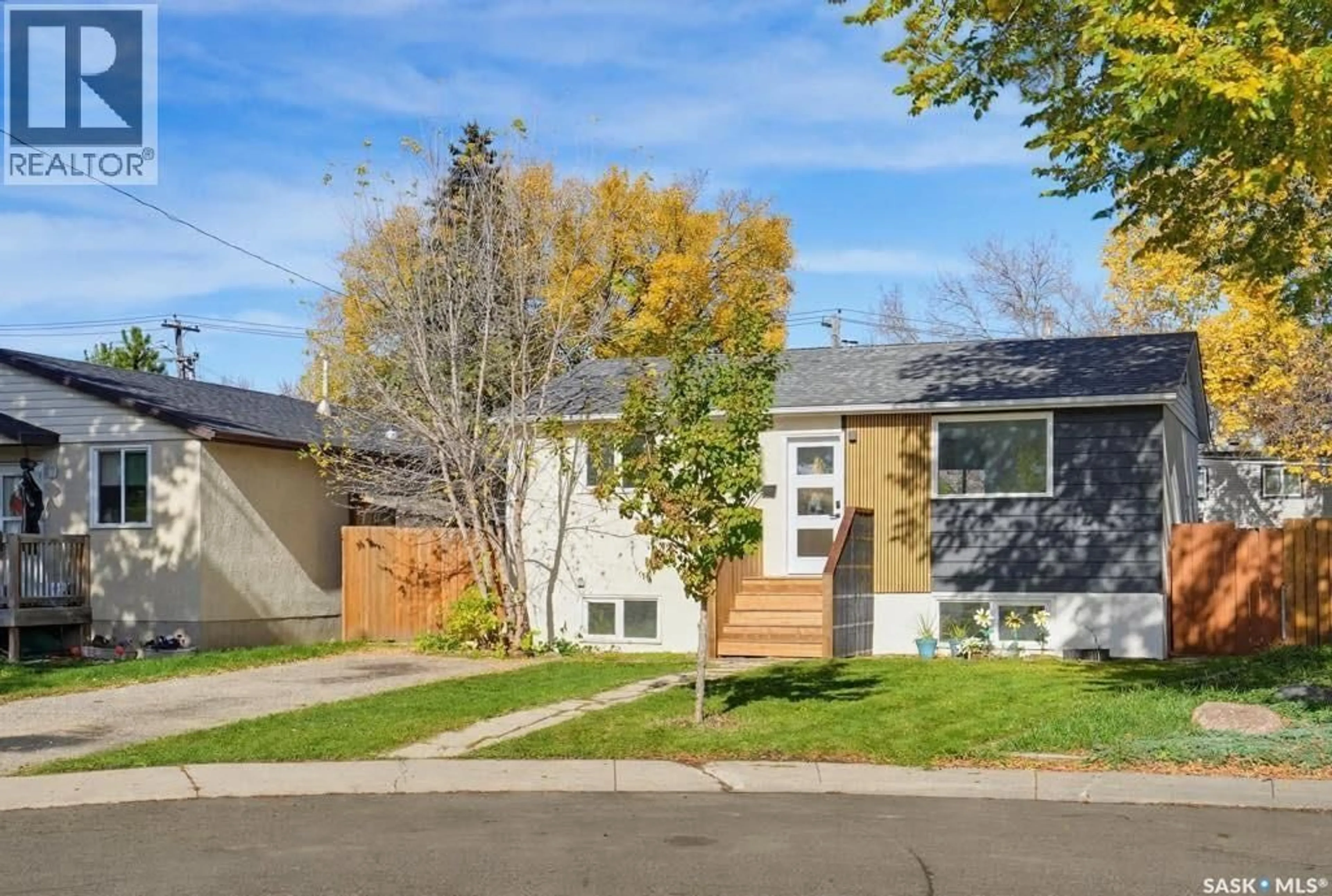 Home with vinyl exterior material, street for 39 TRIDENT CRESCENT, Saskatoon Saskatchewan S7M0P7