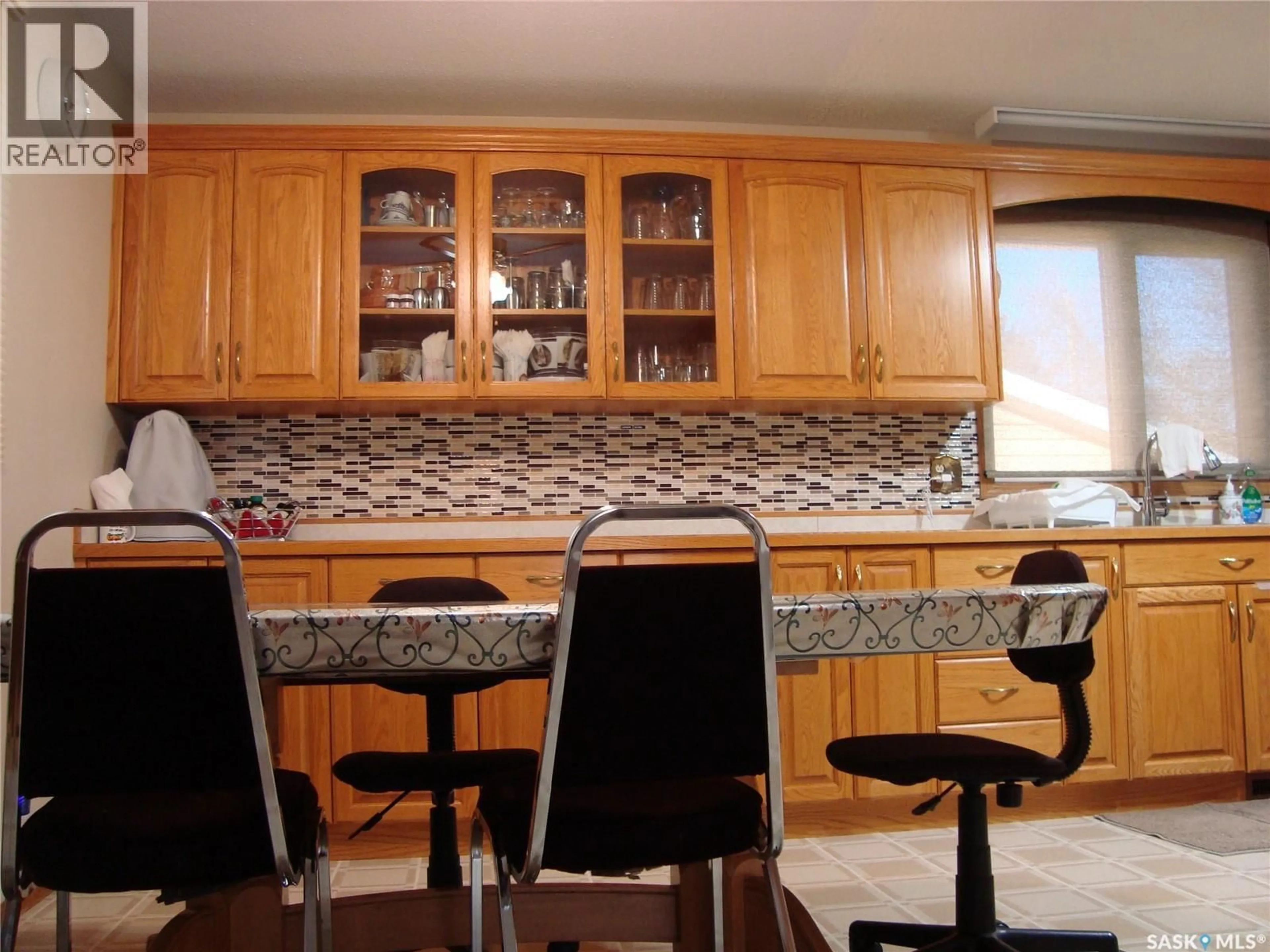 Standard kitchen, ceramic/tile floor for 658 1ST AVENUE, Swift Current Saskatchewan S9H2B9