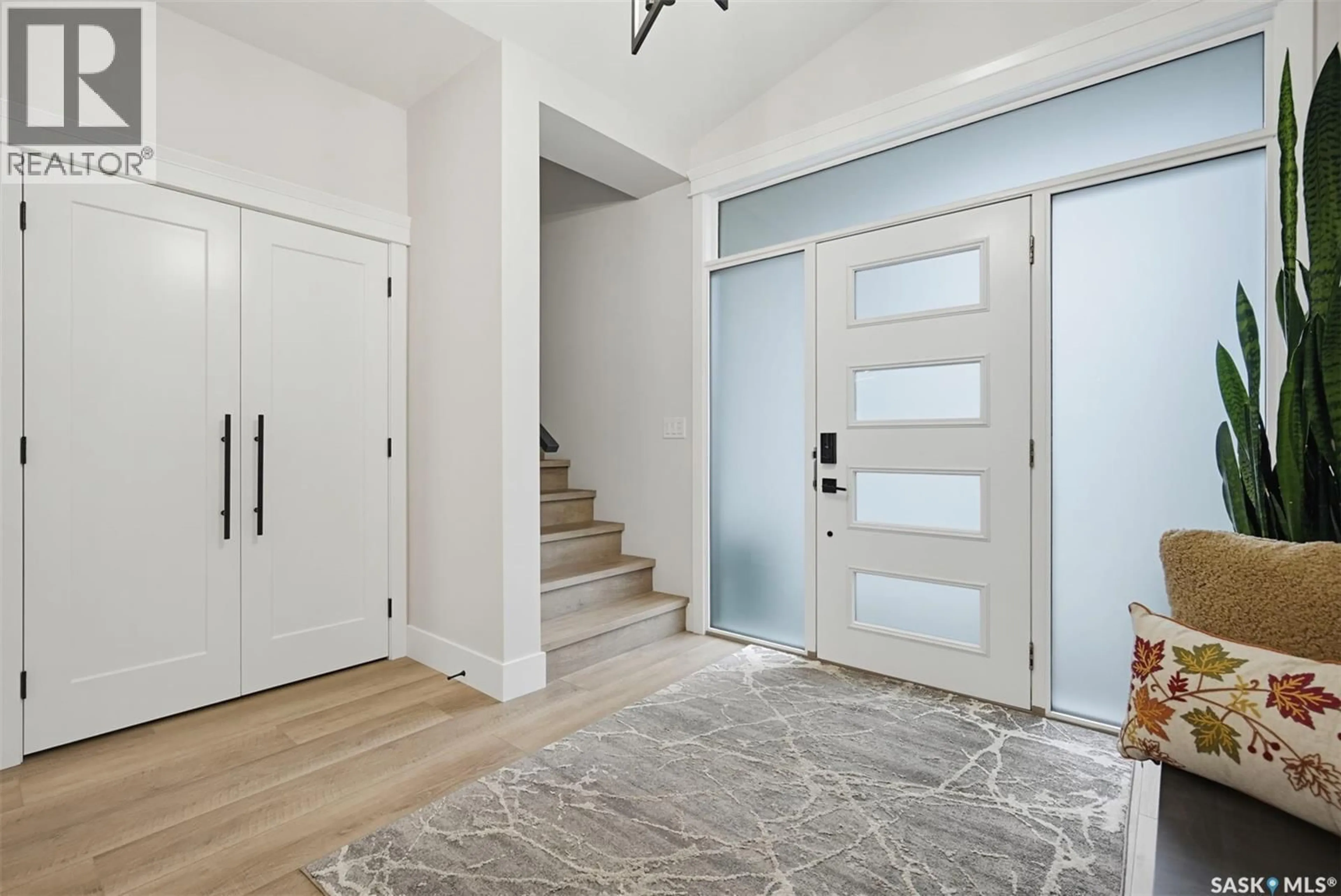 Indoor entryway for 179 KENASCHUK CRESCENT, Saskatoon Saskatchewan S7W0Y3