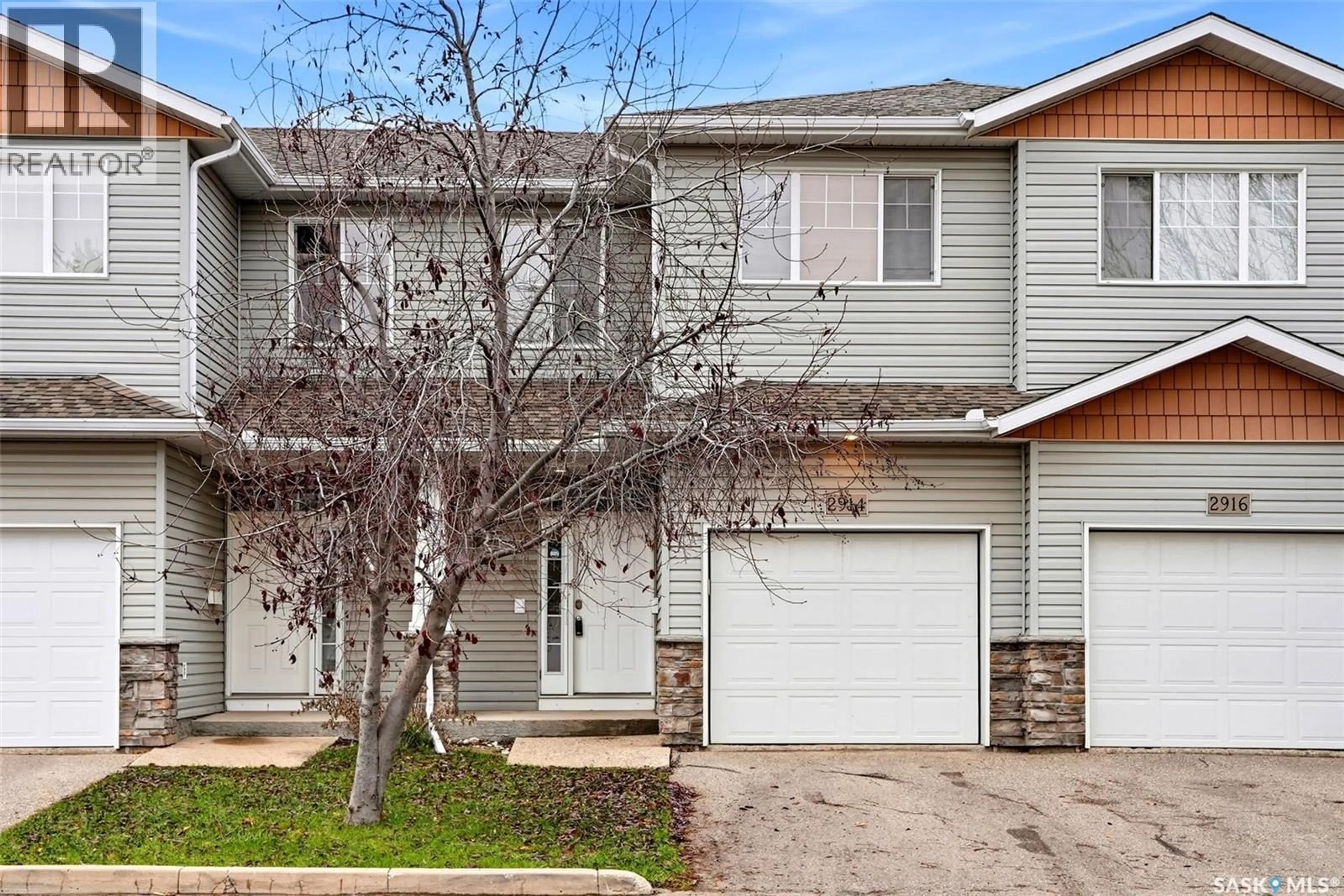 Home with vinyl exterior material, street for 2914 CRANBOURN CRESCENT, Regina Saskatchewan S4V3E4