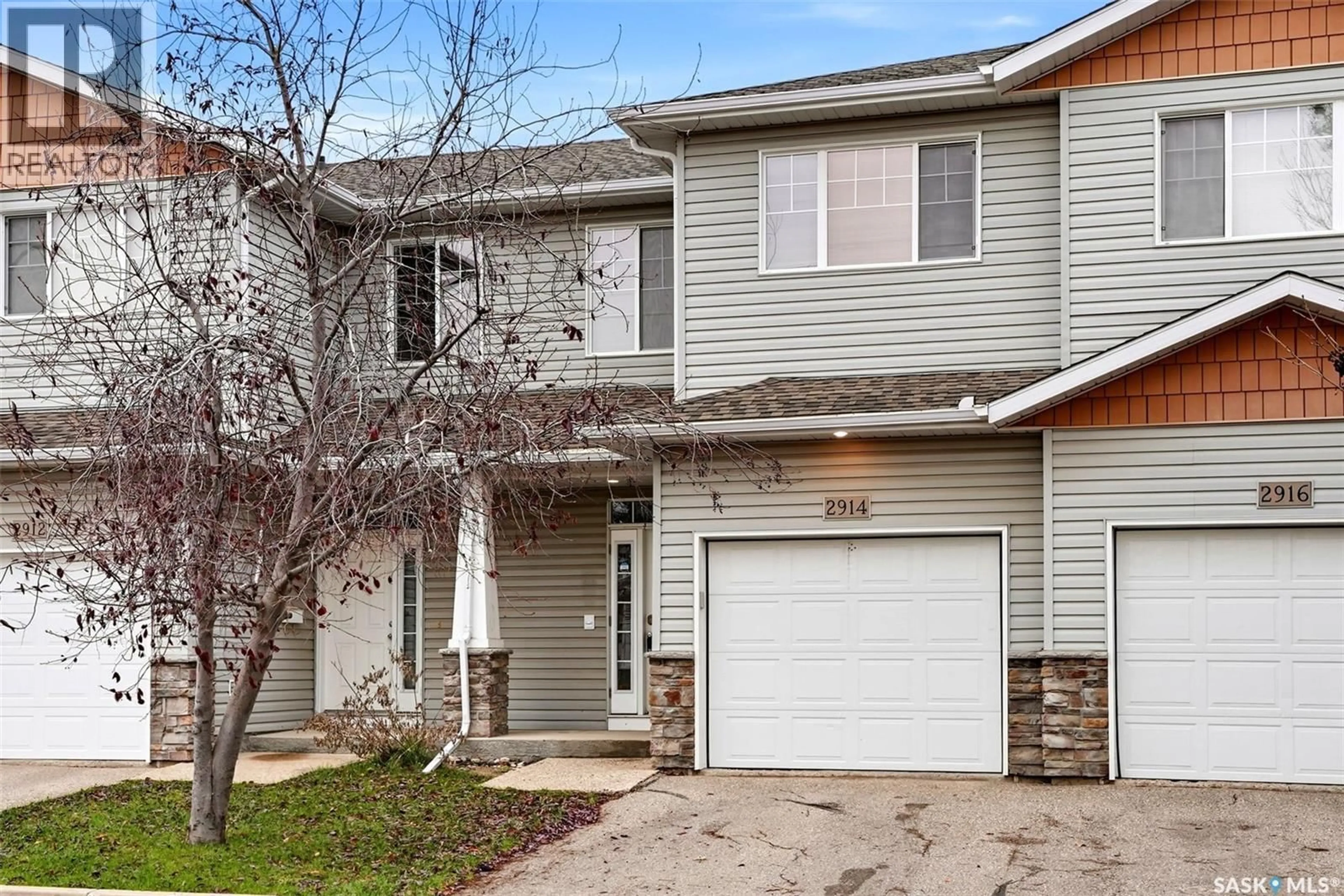 Home with vinyl exterior material, street for 2914 CRANBOURN CRESCENT, Regina Saskatchewan S4V3E4