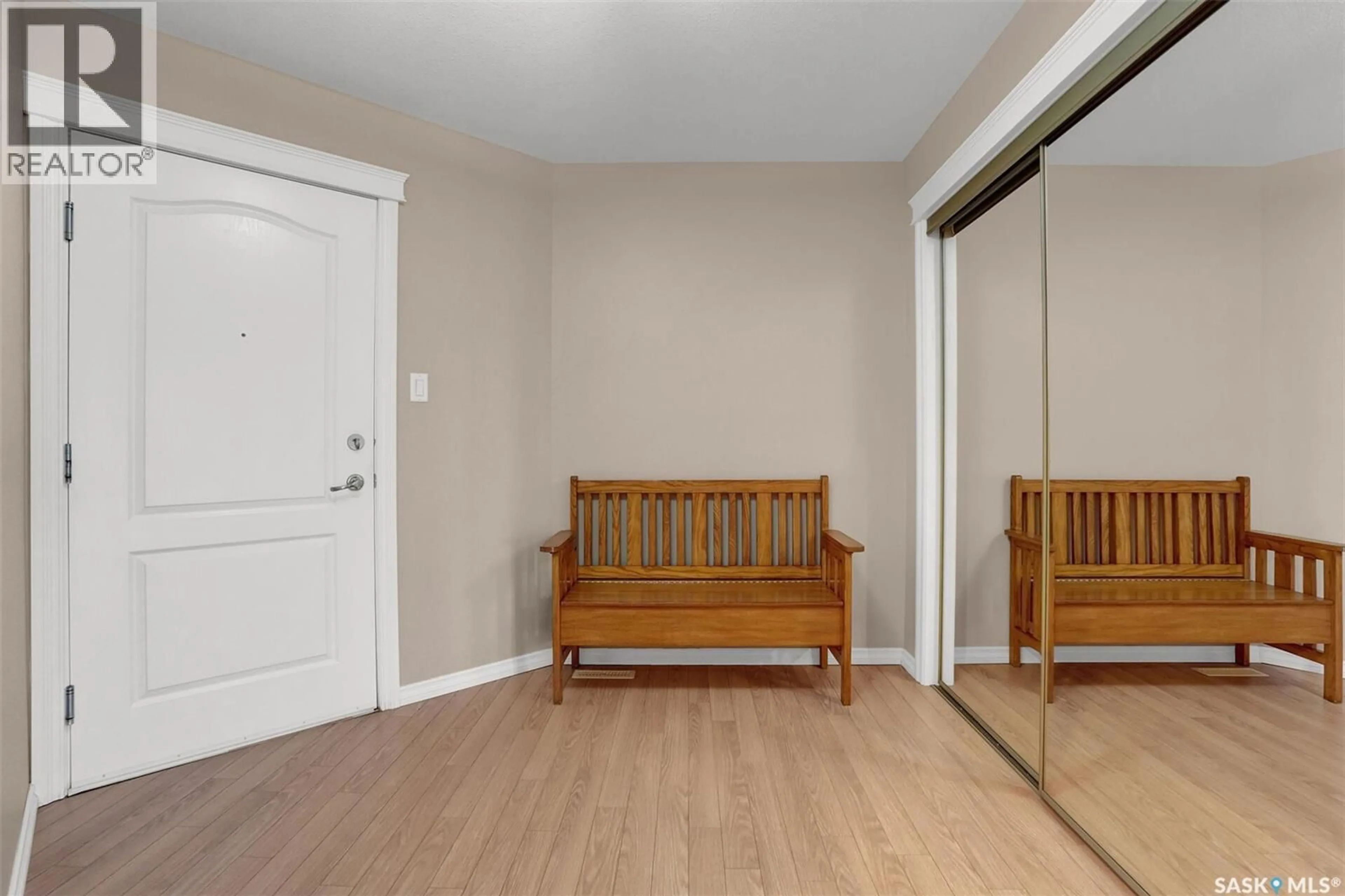 Indoor entryway for 301 - 2885 ARENS ROAD, Regina Saskatchewan S4V3G5