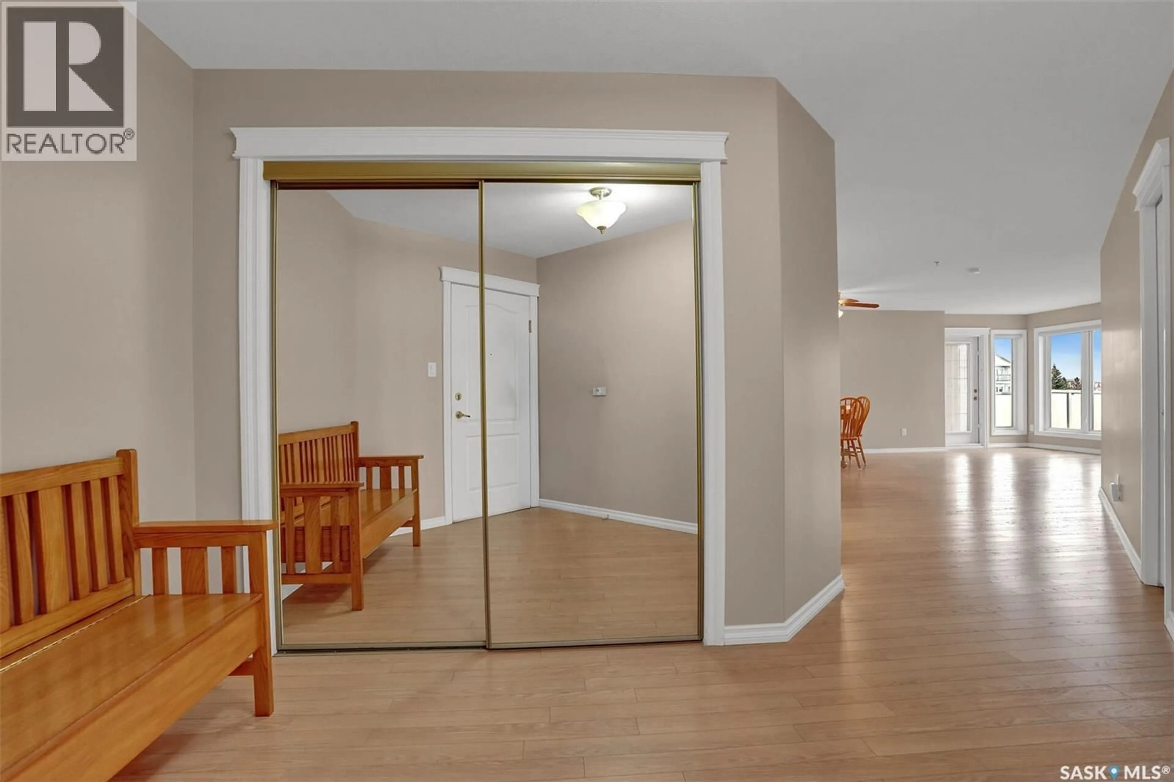 Indoor entryway for 301 - 2885 ARENS ROAD, Regina Saskatchewan S4V3G5