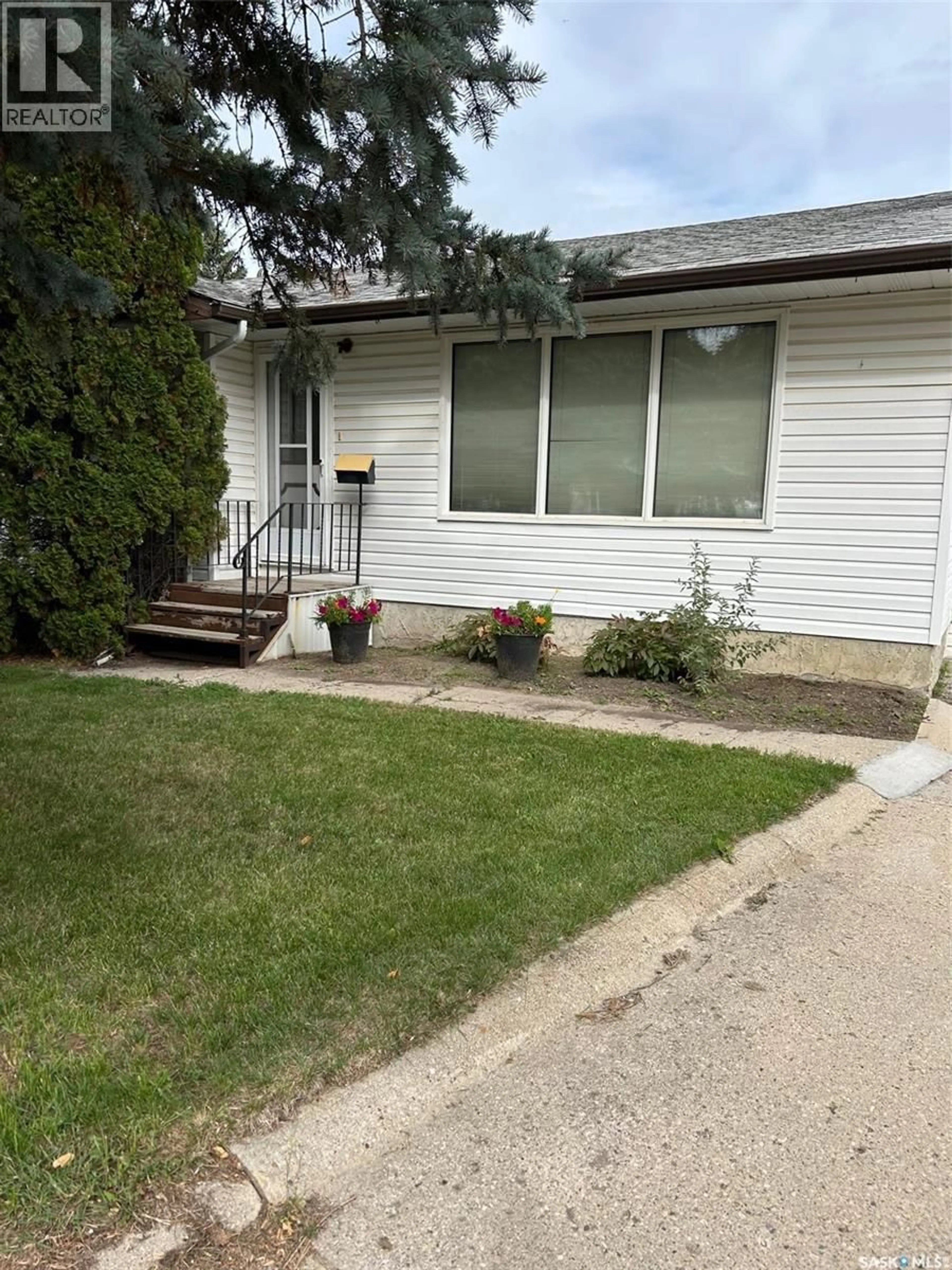 Unknown for 230 HARVEY BAY, Weyburn Saskatchewan S4H2S7