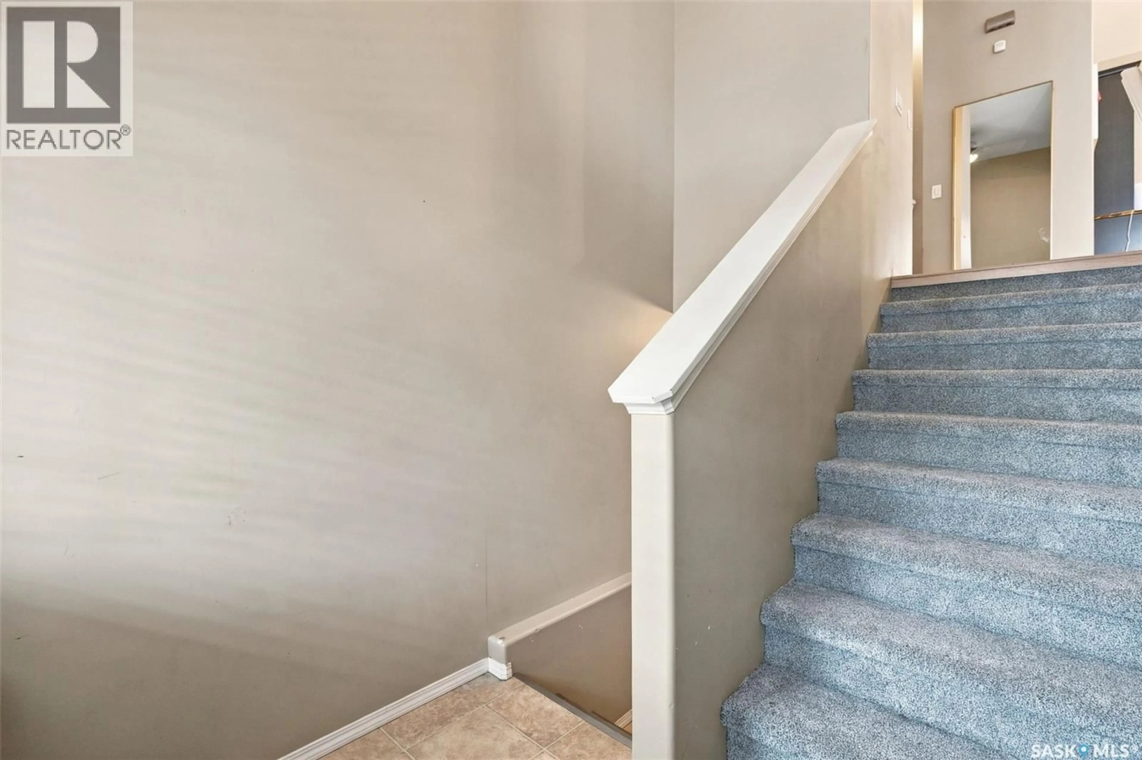 Stairs for 42 2751 WINDSOR PARK ROAD, Regina Saskatchewan S4V1H1
