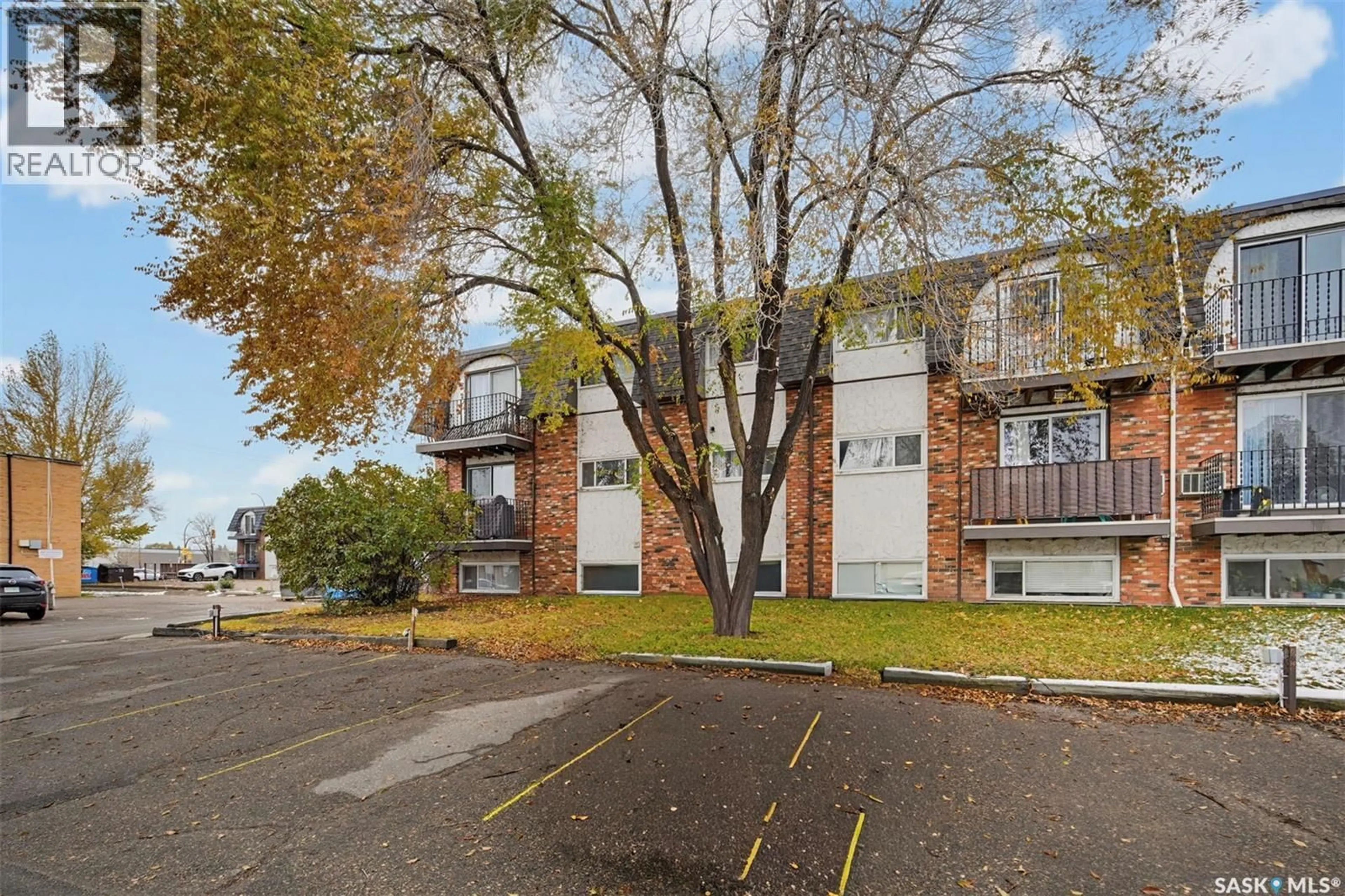 Patio, street for 15 3625 CHABEN PLACE, Saskatoon Saskatchewan S7H4E9