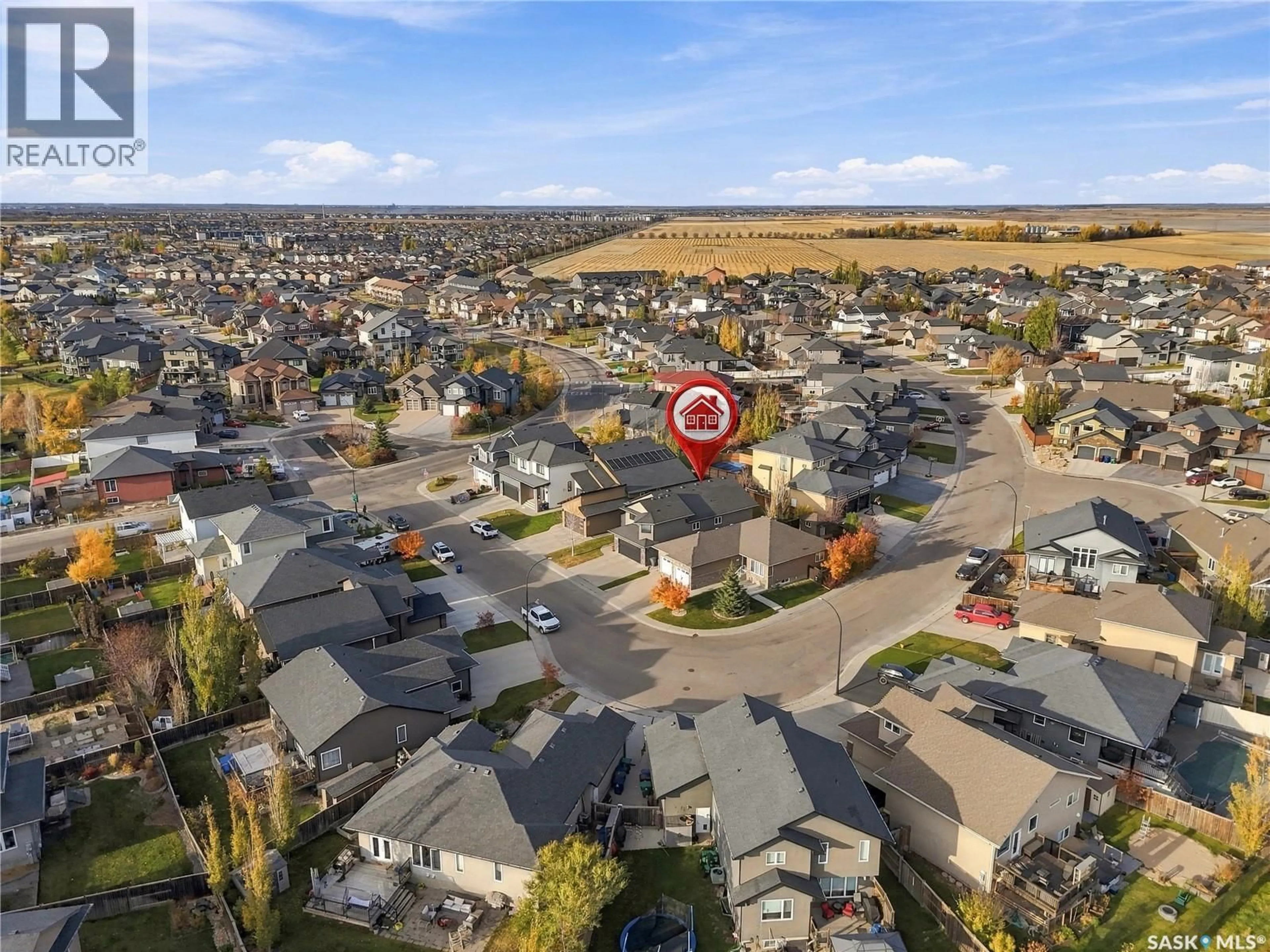 A pic from outside/outdoor area/front of a property/back of a property/a pic from drone, street for 114 STEFANIUK CRESCENT, Saskatoon Saskatchewan S7W0H6