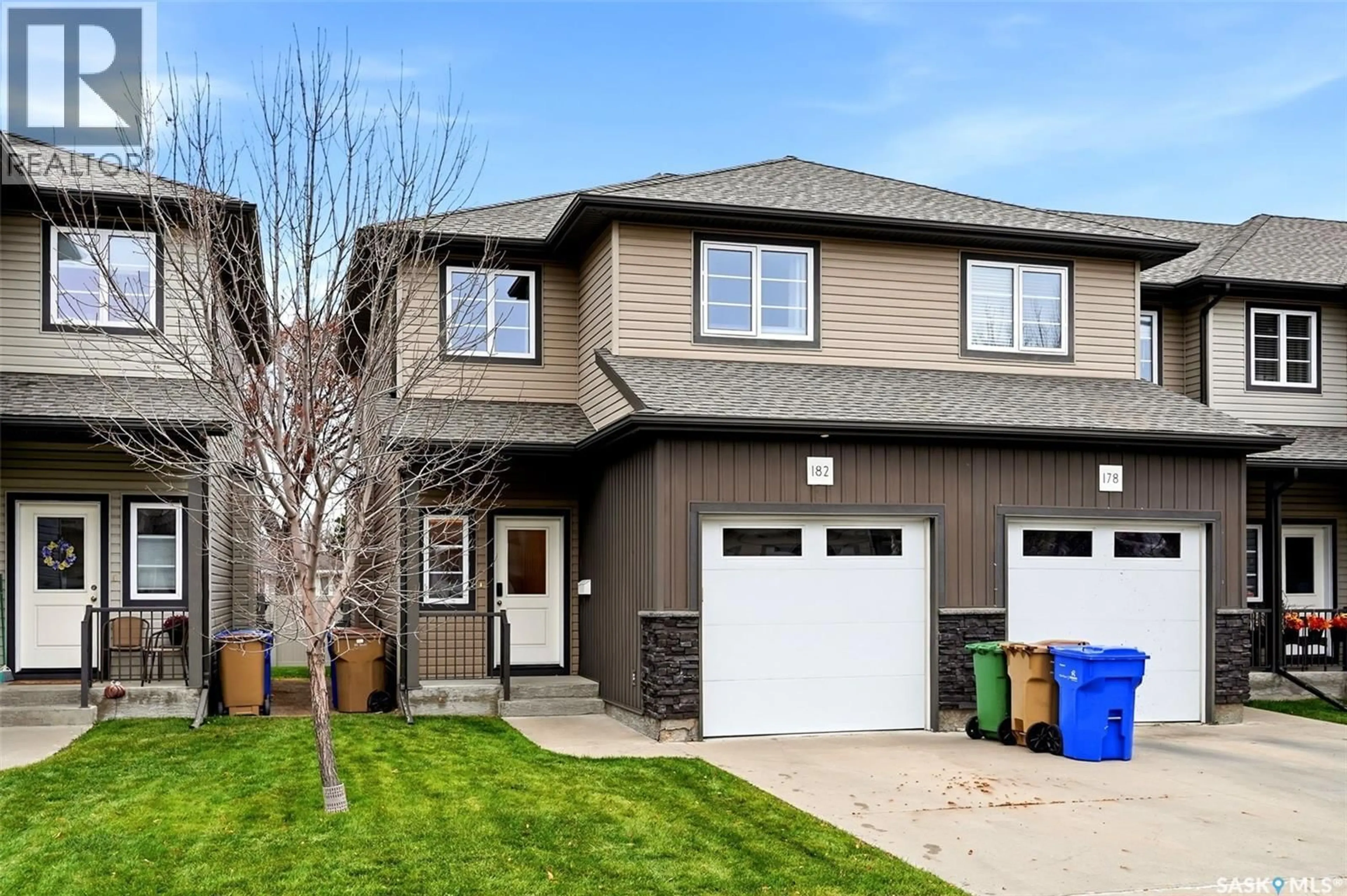Home with vinyl exterior material, street for 182 DE MARCO POINTE LANE, Regina Saskatchewan S4T1E8
