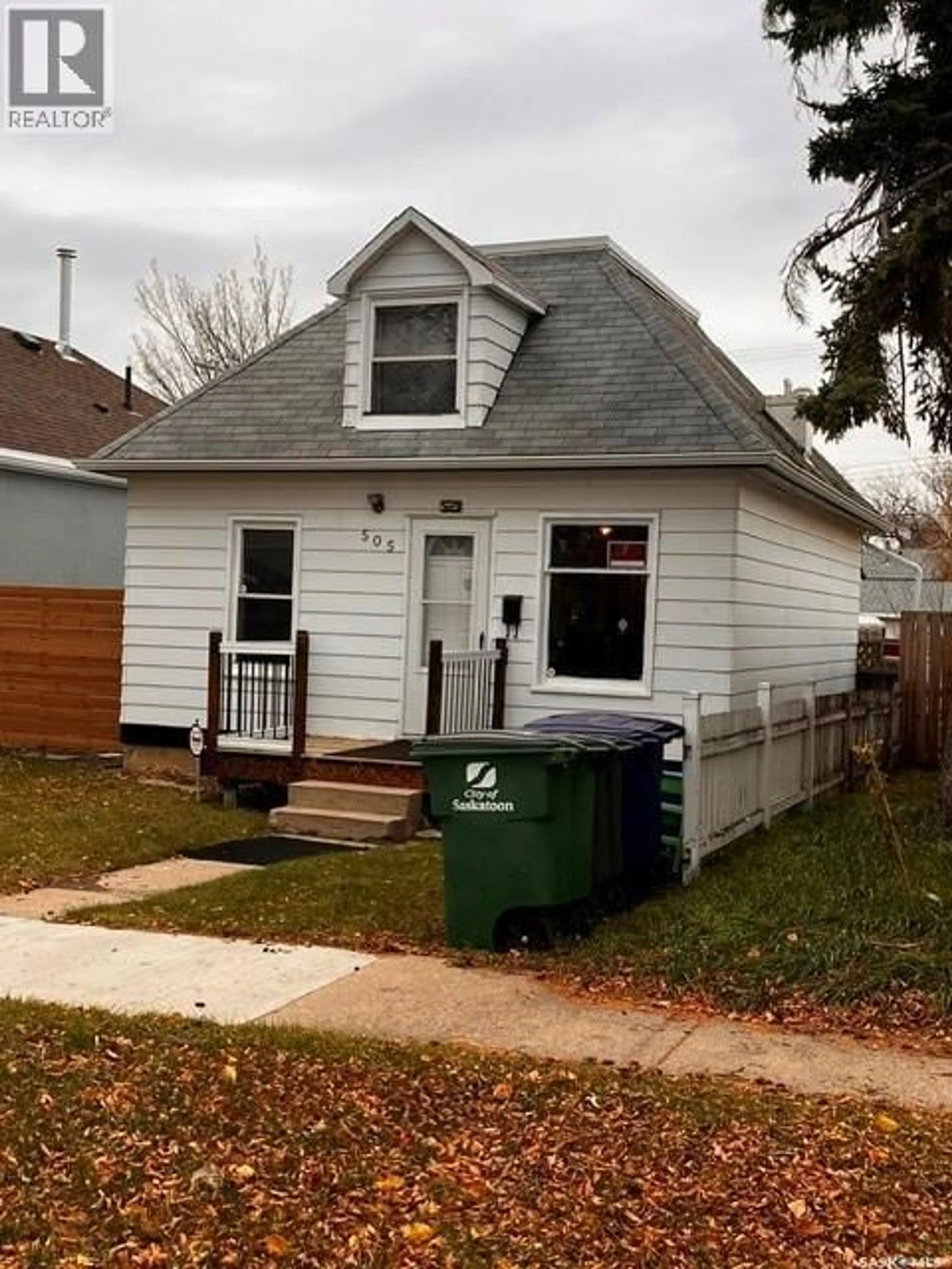 Home with vinyl exterior material, street for 505 I AVENUE, Saskatoon Saskatchewan S7M1Y6