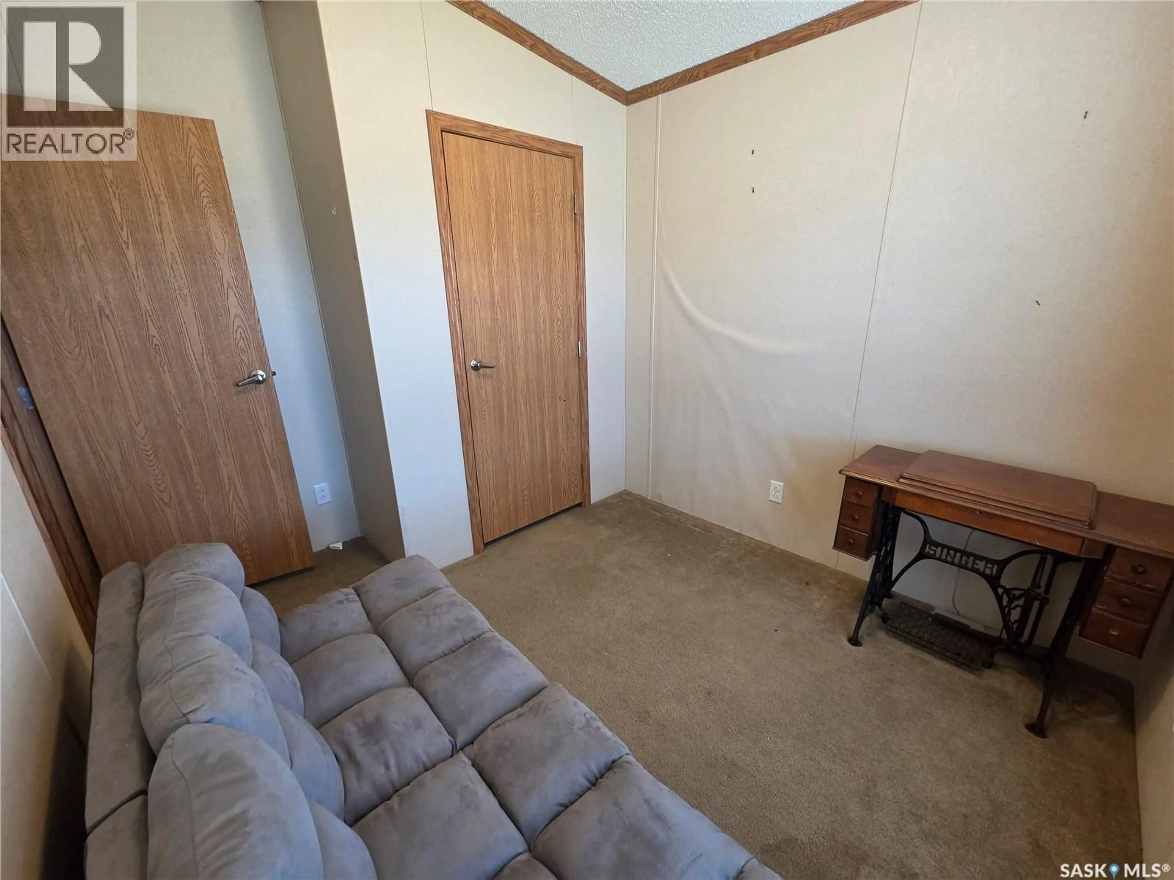 A pic of a room for 105 GROVE STREET, Lampman Saskatchewan S0C1N0