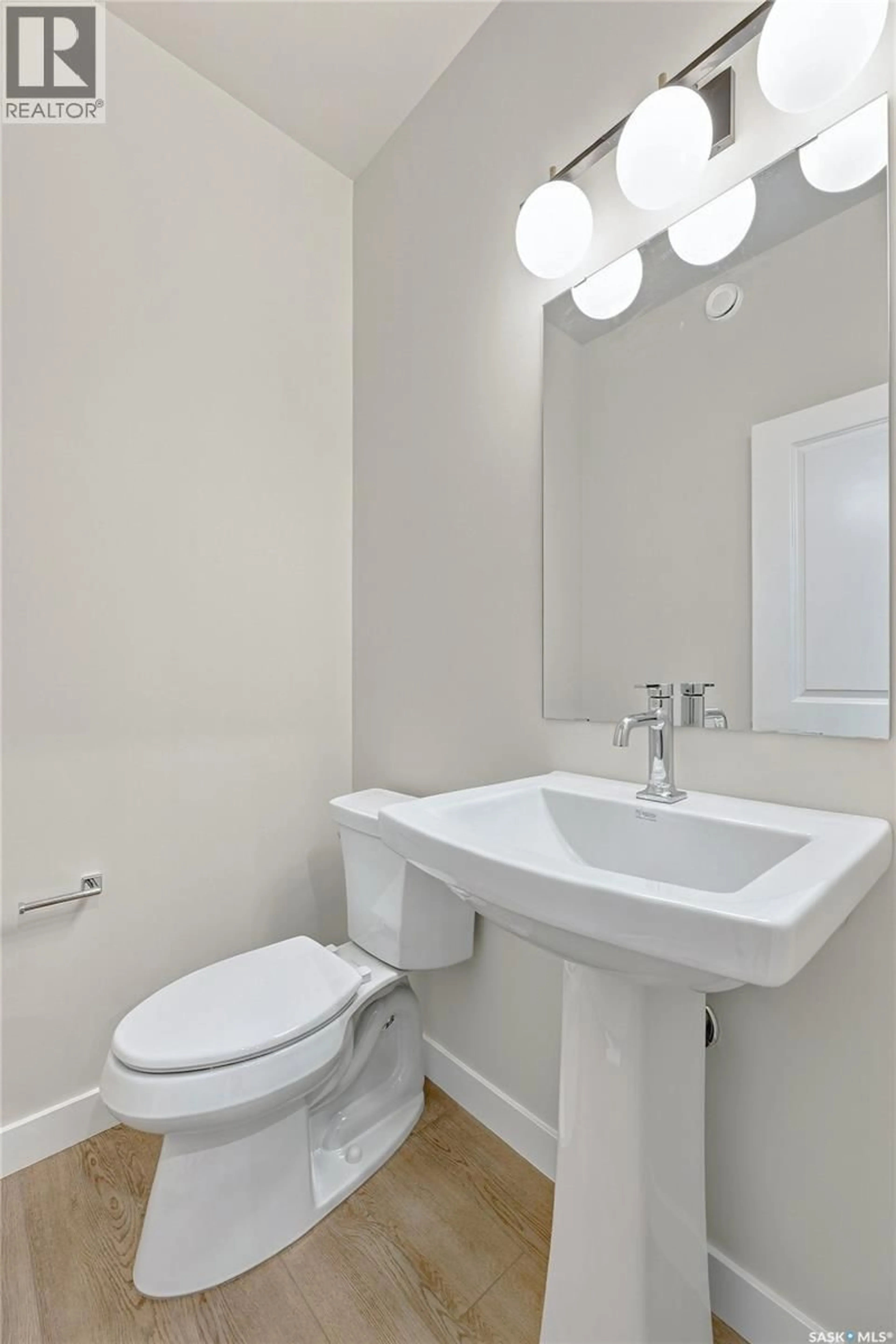 Standard bathroom, unknown for 12 830 BRIGHTON BOULEVARD, Saskatoon Saskatchewan S7V2A8