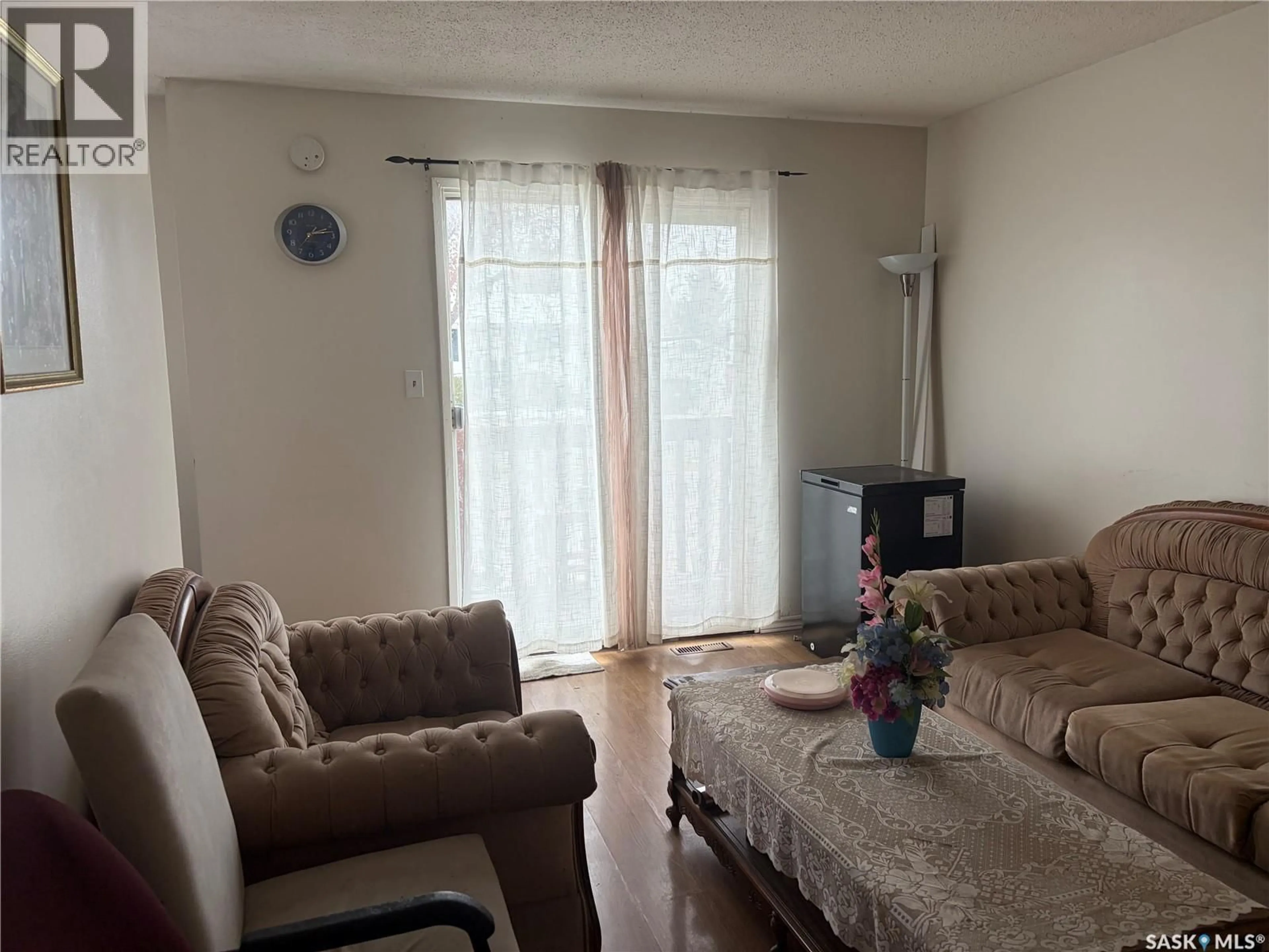 Living room with furniture, unknown for 3751 - 3753 FAIRLIGHT DRIVE, Saskatoon Saskatchewan S7M4K1