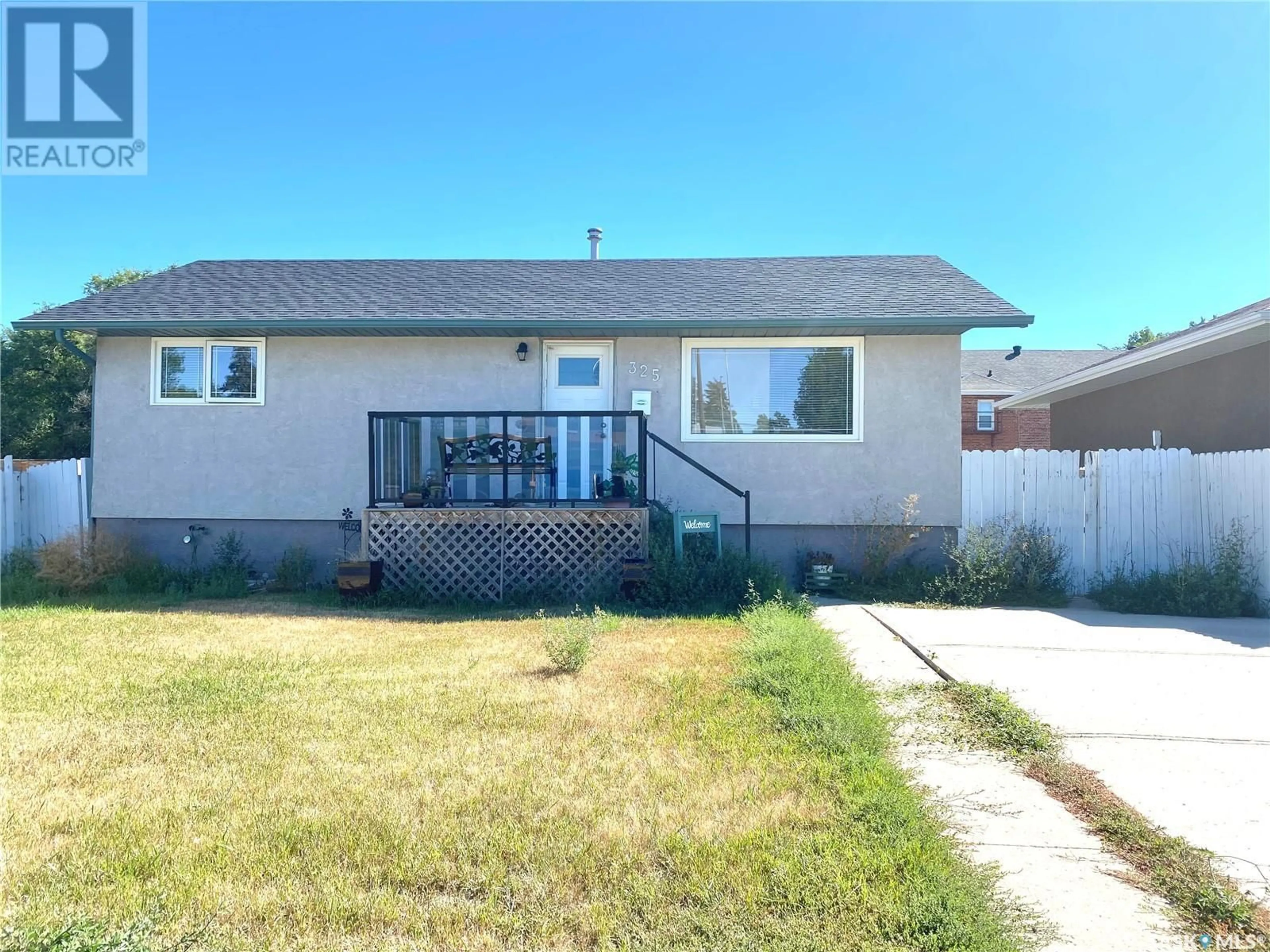 Frontside or backside of a home for 325 2nd AVENUE NW, Swift Current Saskatchewan S9H0P5