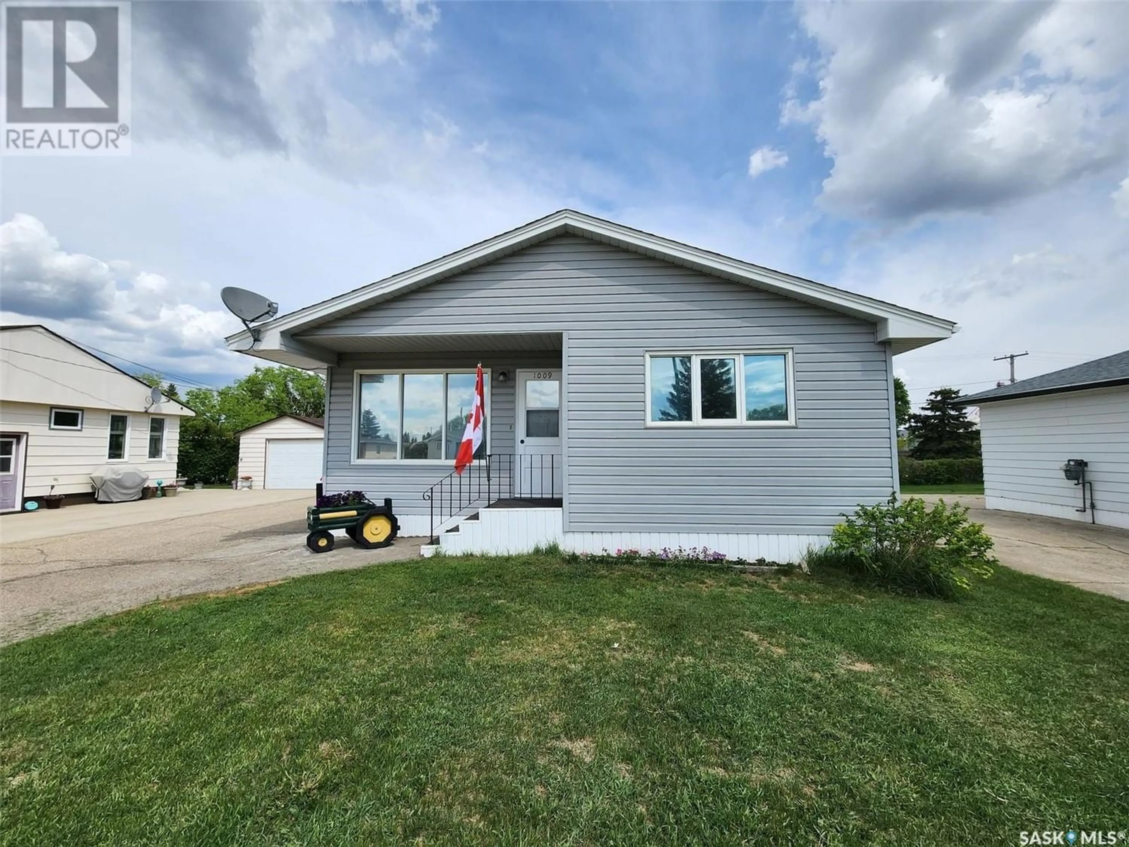 Frontside or backside of a home for 1009 Desmond STREET, Grenfell Saskatchewan S0G2B0