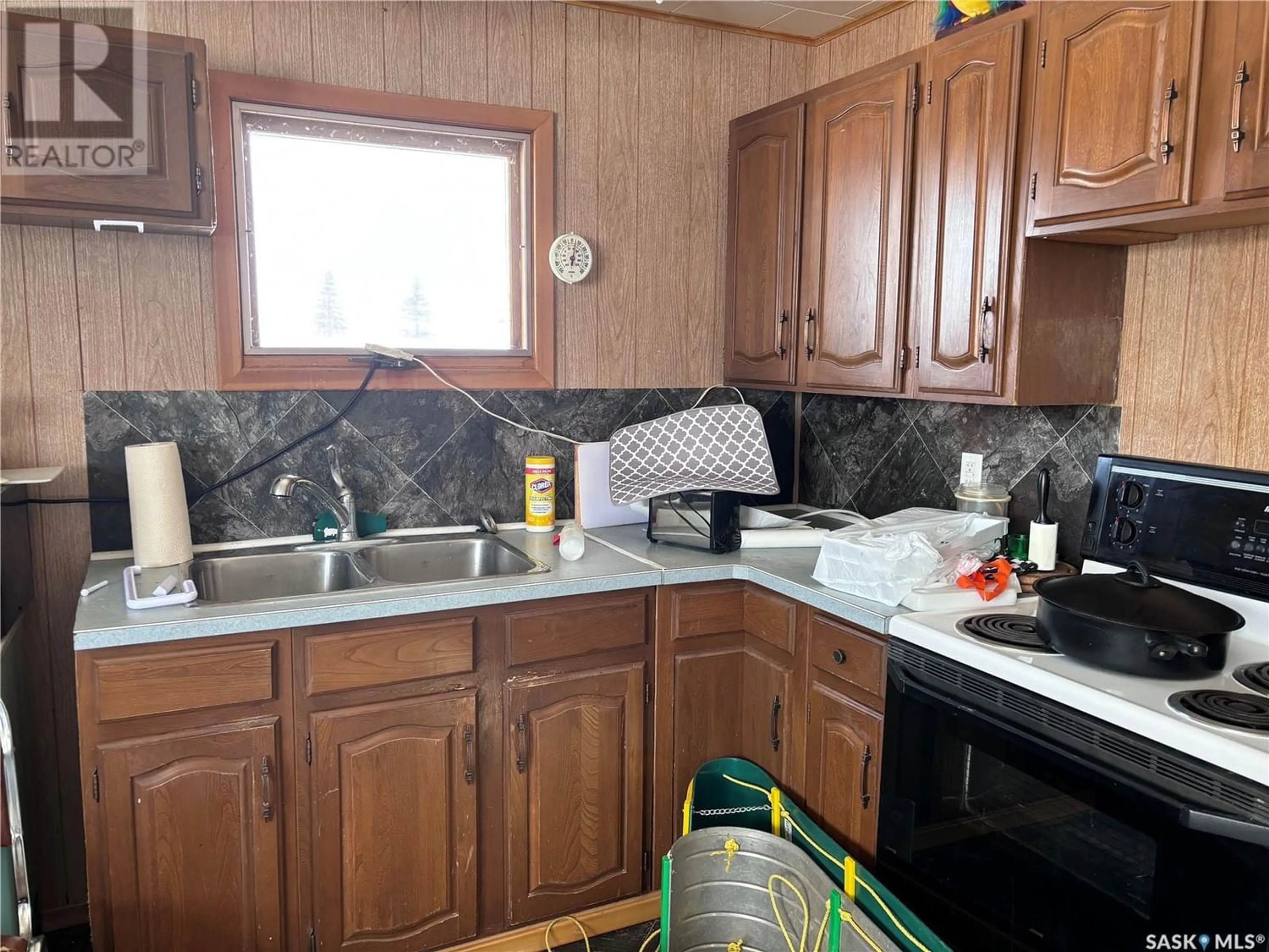 Standard kitchen for Lakeside Acreage Property, Webb Rm No. 138 Saskatchewan S0N2N0