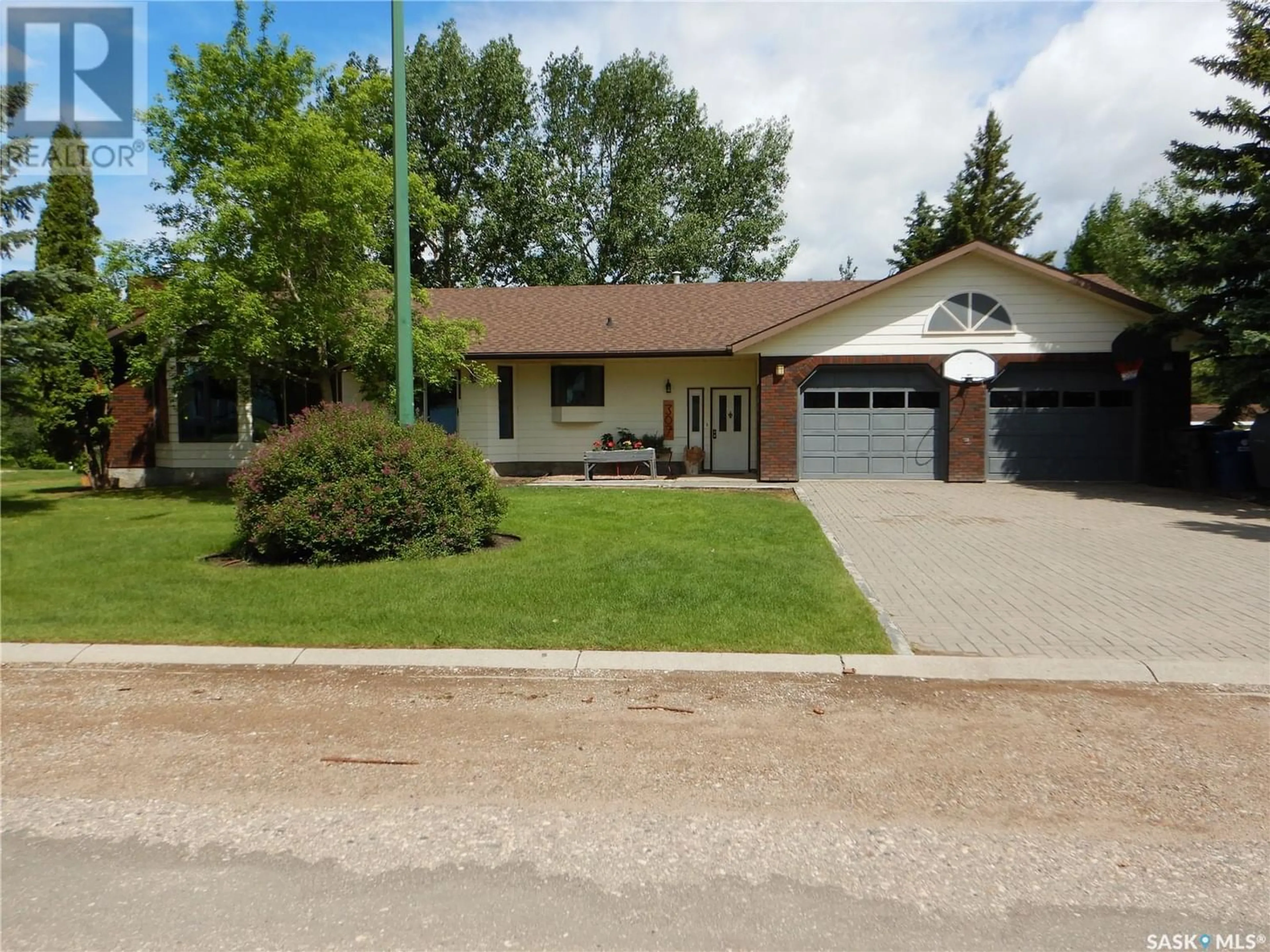 Frontside or backside of a home for 307 Finley AVENUE, Cut Knife Saskatchewan S0M0N0