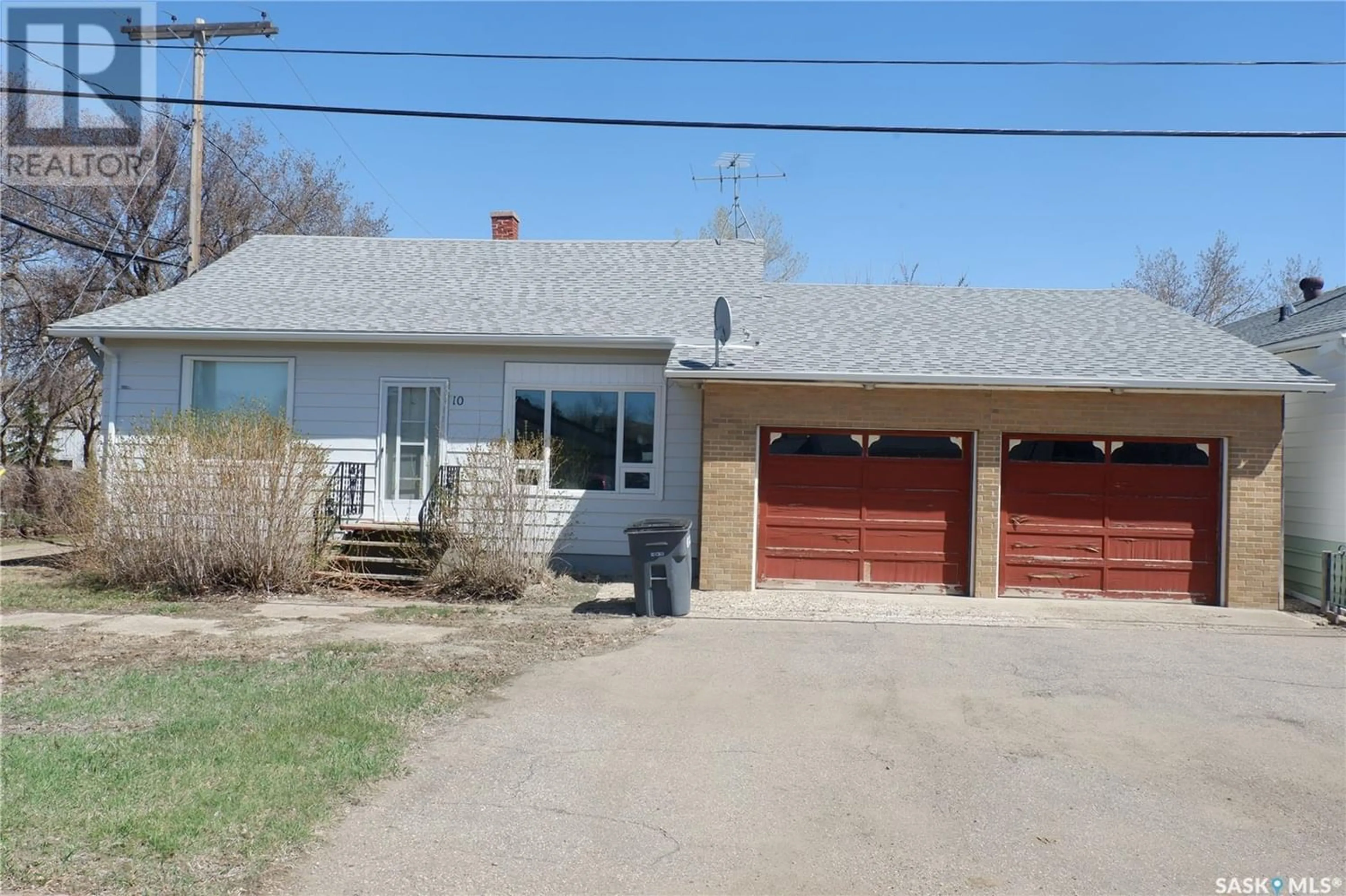 Home with unknown exterior material for 10 D AVENUE, Willow Bunch Saskatchewan S0H4K0