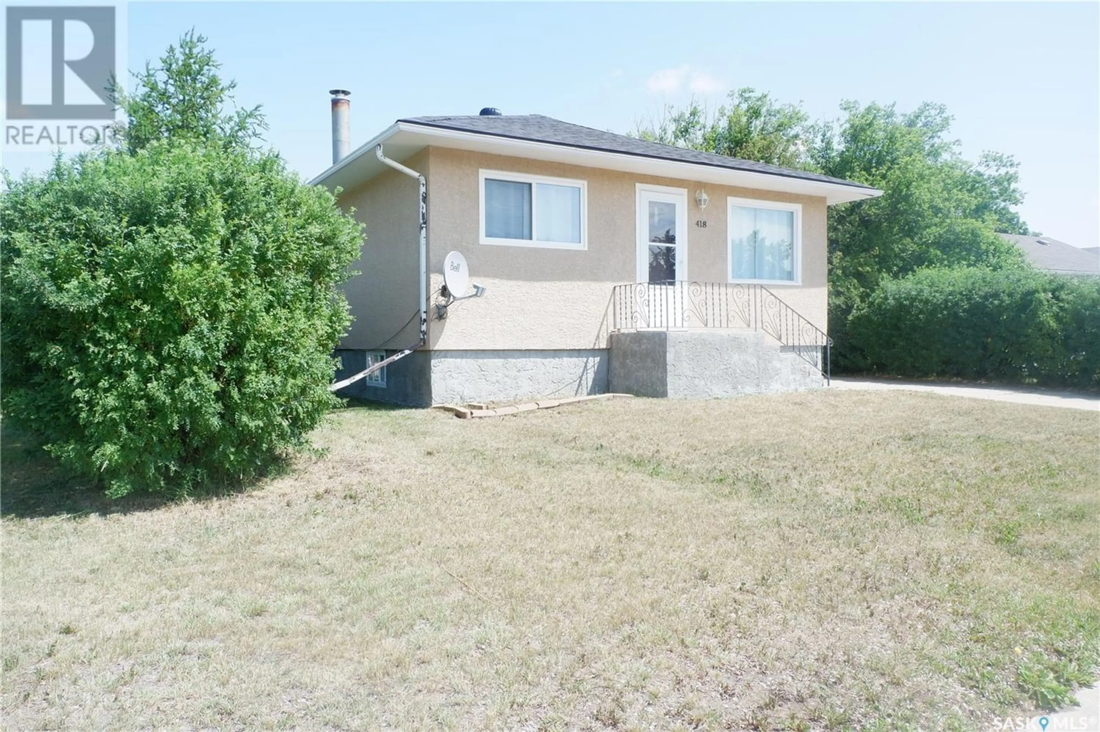 Frontside or backside of a home for 418 5th AVENUE W, Assiniboia Saskatchewan S0H0B0
