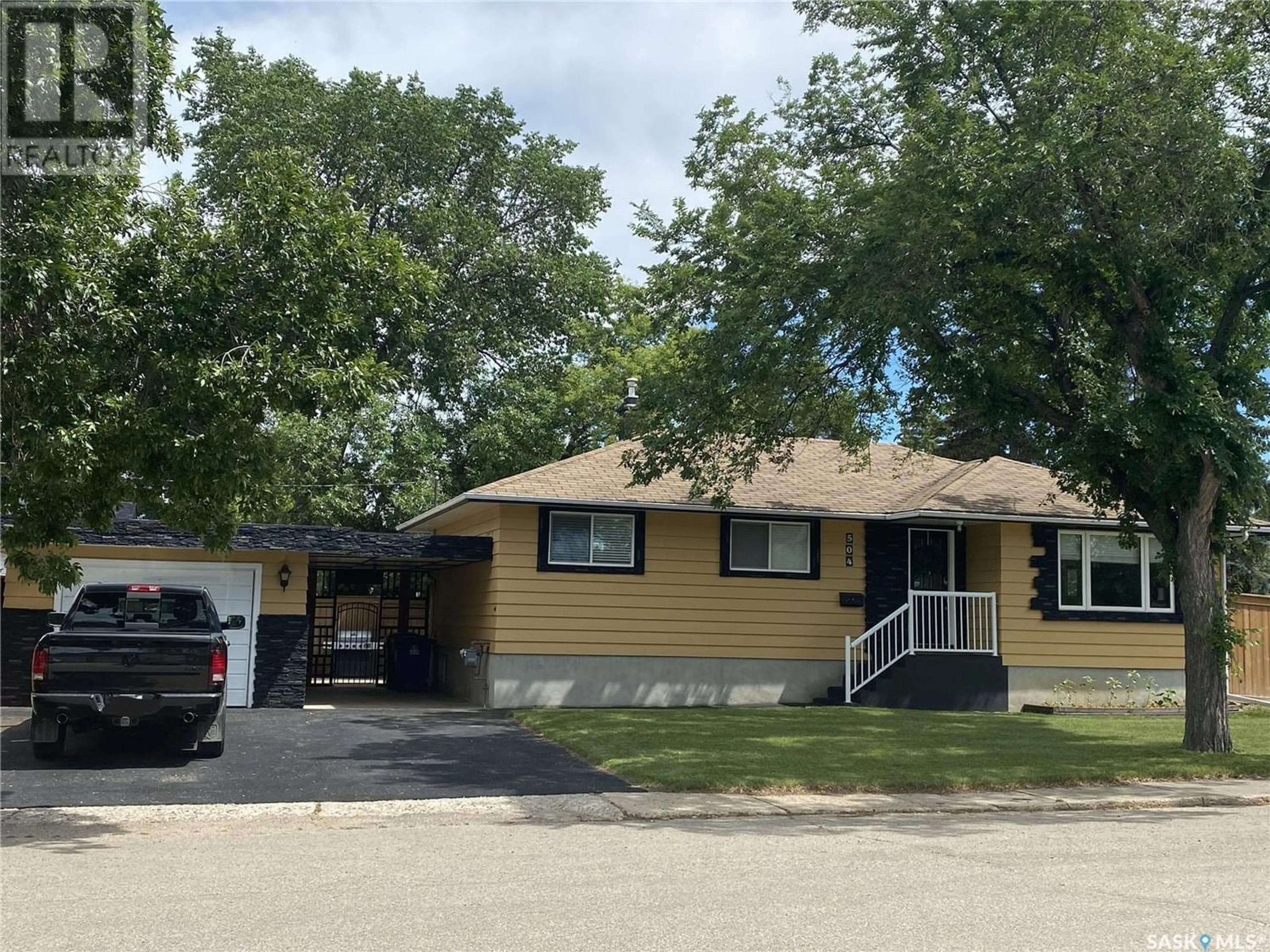 Frontside or backside of a home for 504 Highfield CRESCENT, Weyburn Saskatchewan S4H0R8