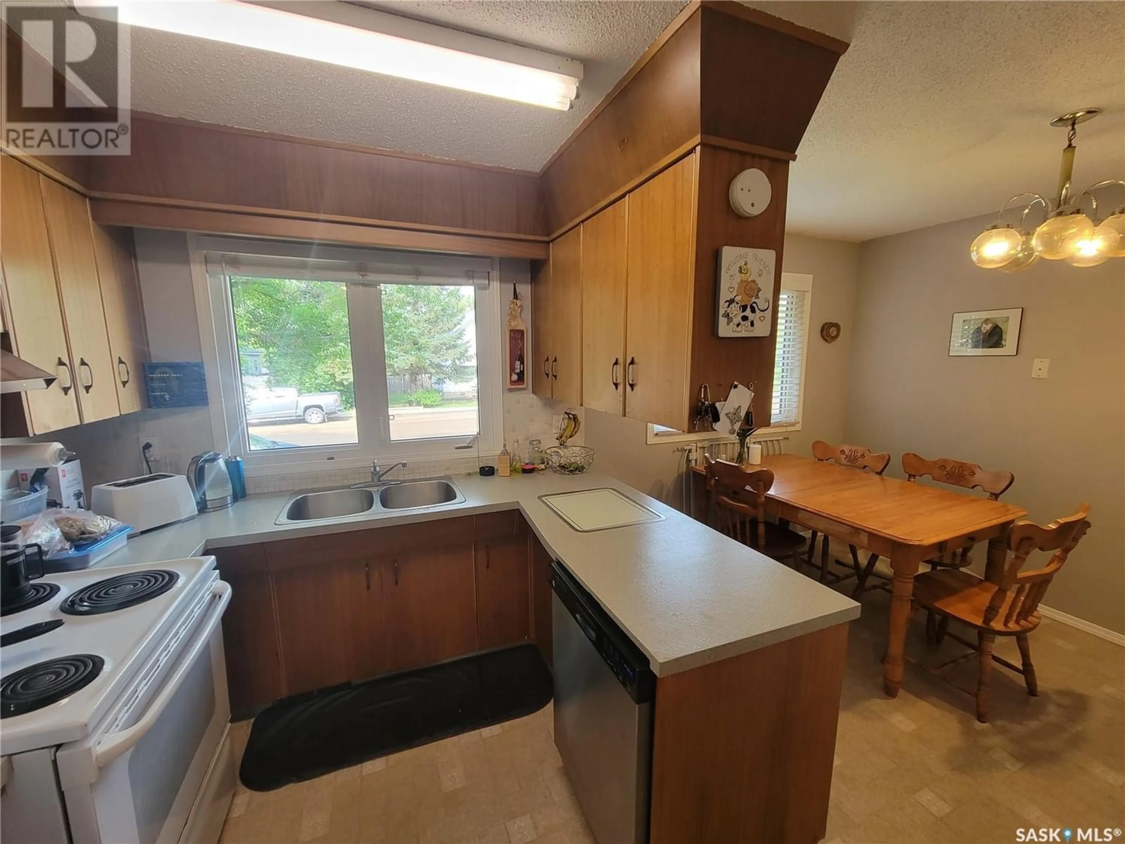 Standard kitchen for 4903 Tribune STREET, Macklin Saskatchewan S0L2C0