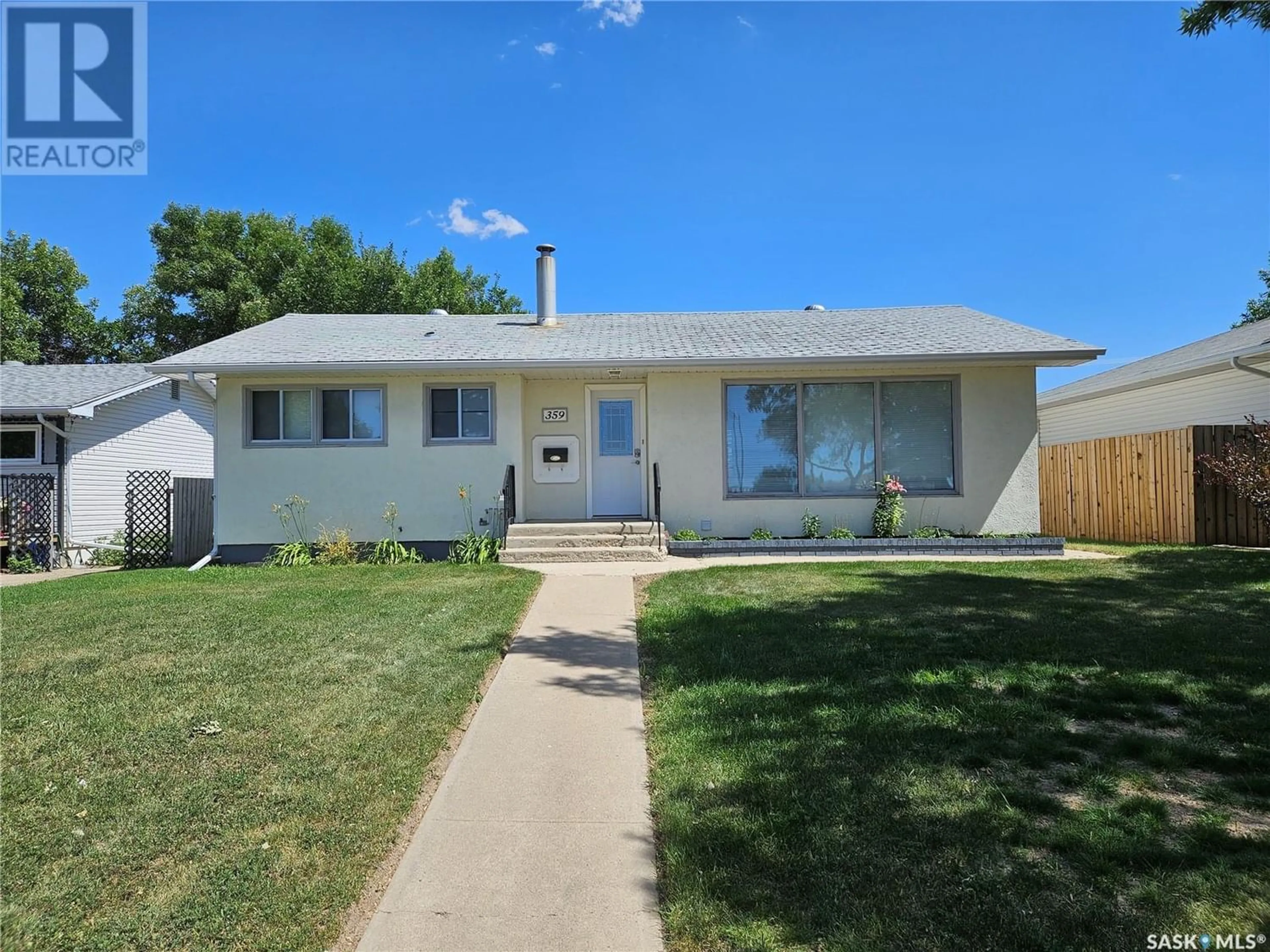 Frontside or backside of a home for 359 Central AVENUE S, Swift Current Saskatchewan S9H3G4