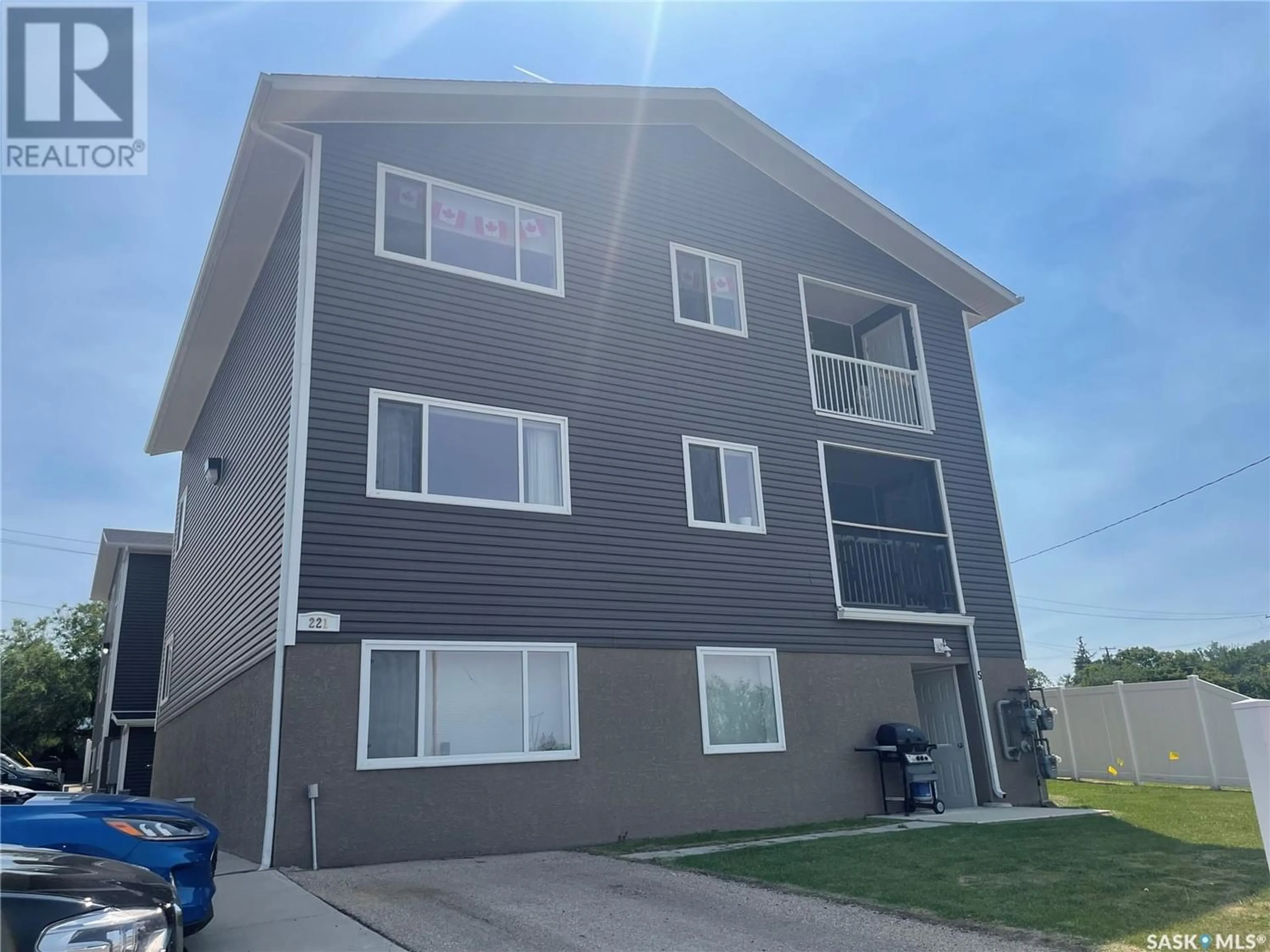 A pic from exterior of the house or condo for 205 221 Main STREET S, Moose Jaw Saskatchewan S6H5S7