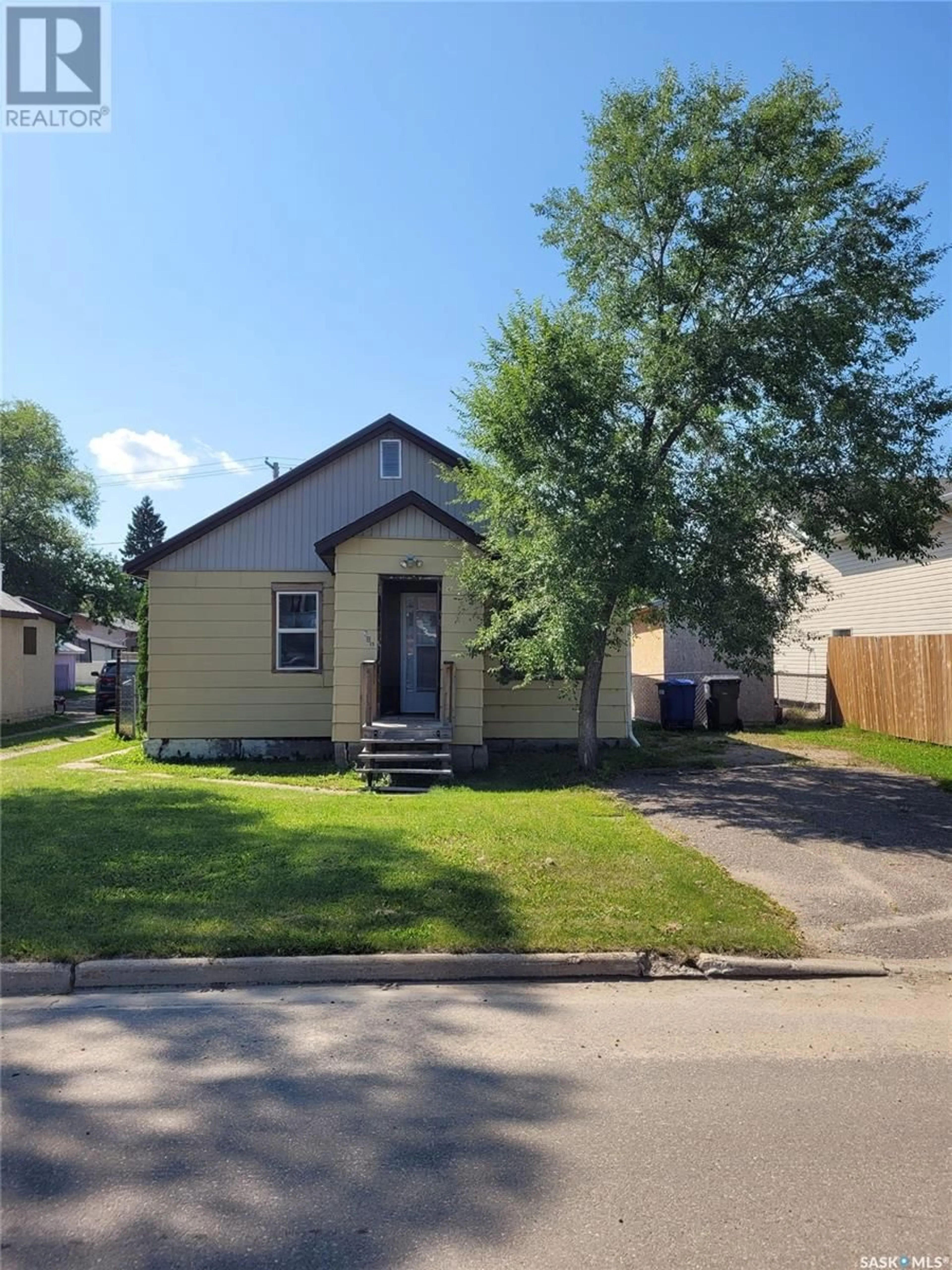 Frontside or backside of a home for 211 3rd STREET W, Meadow Lake Saskatchewan S9X1Y6