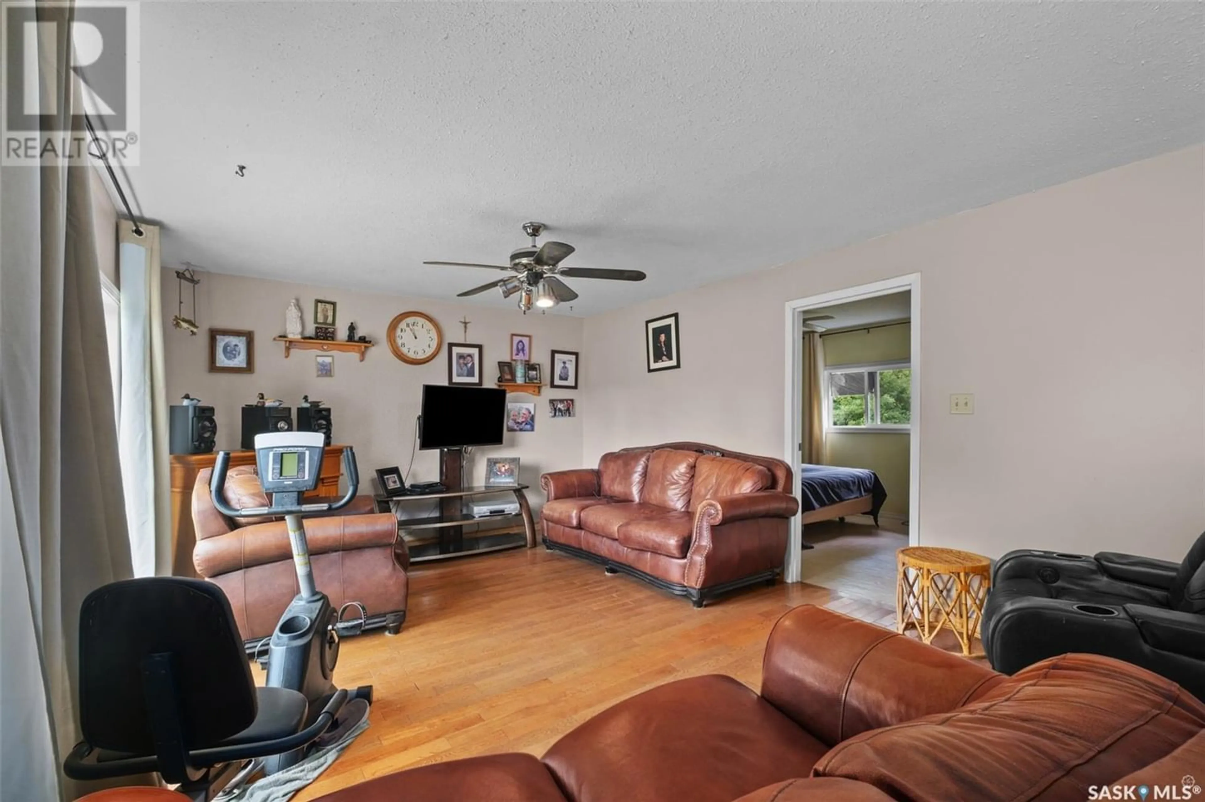 Living room for 402 Aspen Place, Paddockwood Rm No. 520 Saskatchewan S0J0N0