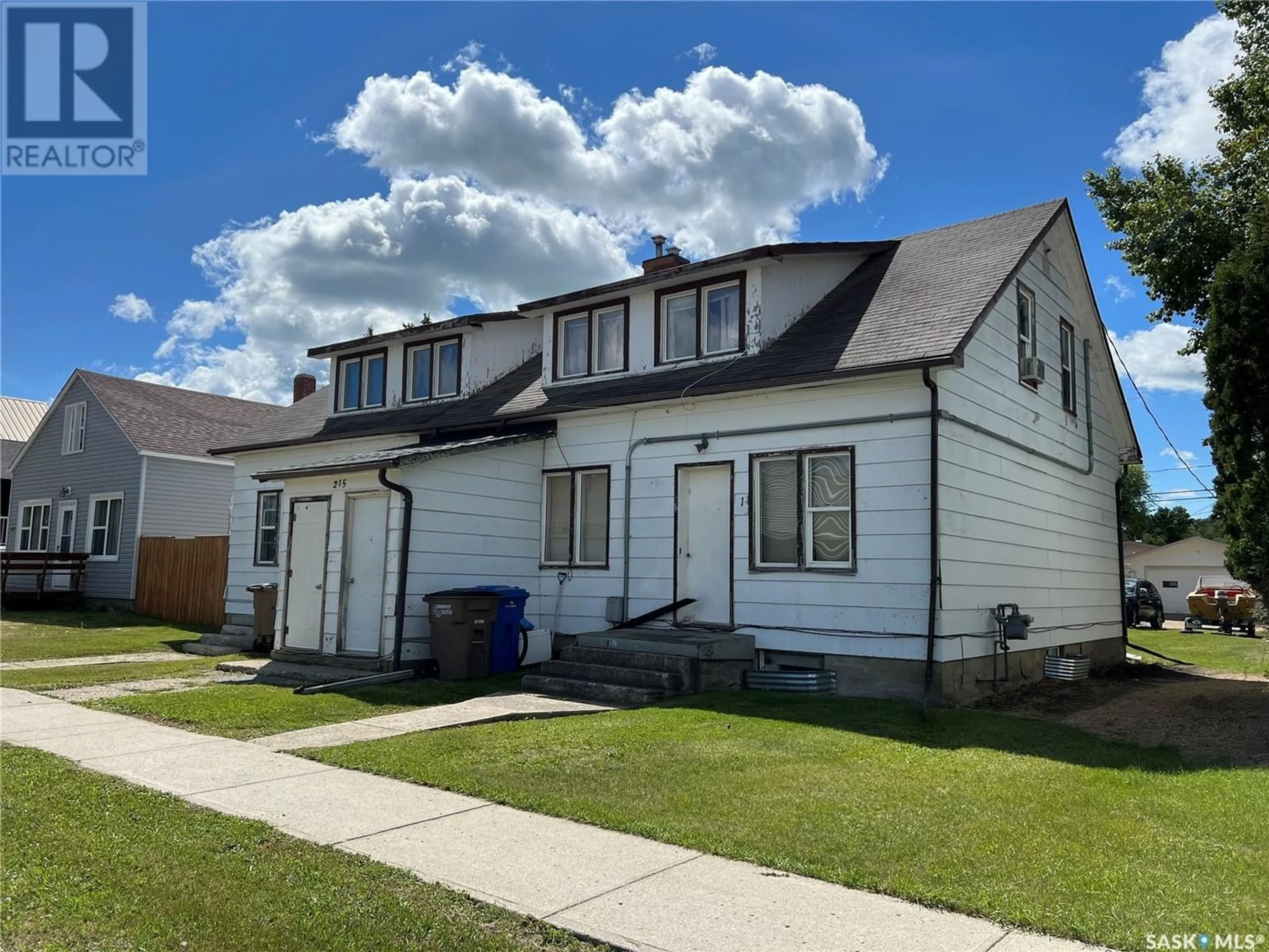 Frontside or backside of a home for 215 Bemister AVENUE E, Melfort Saskatchewan S0E1A0