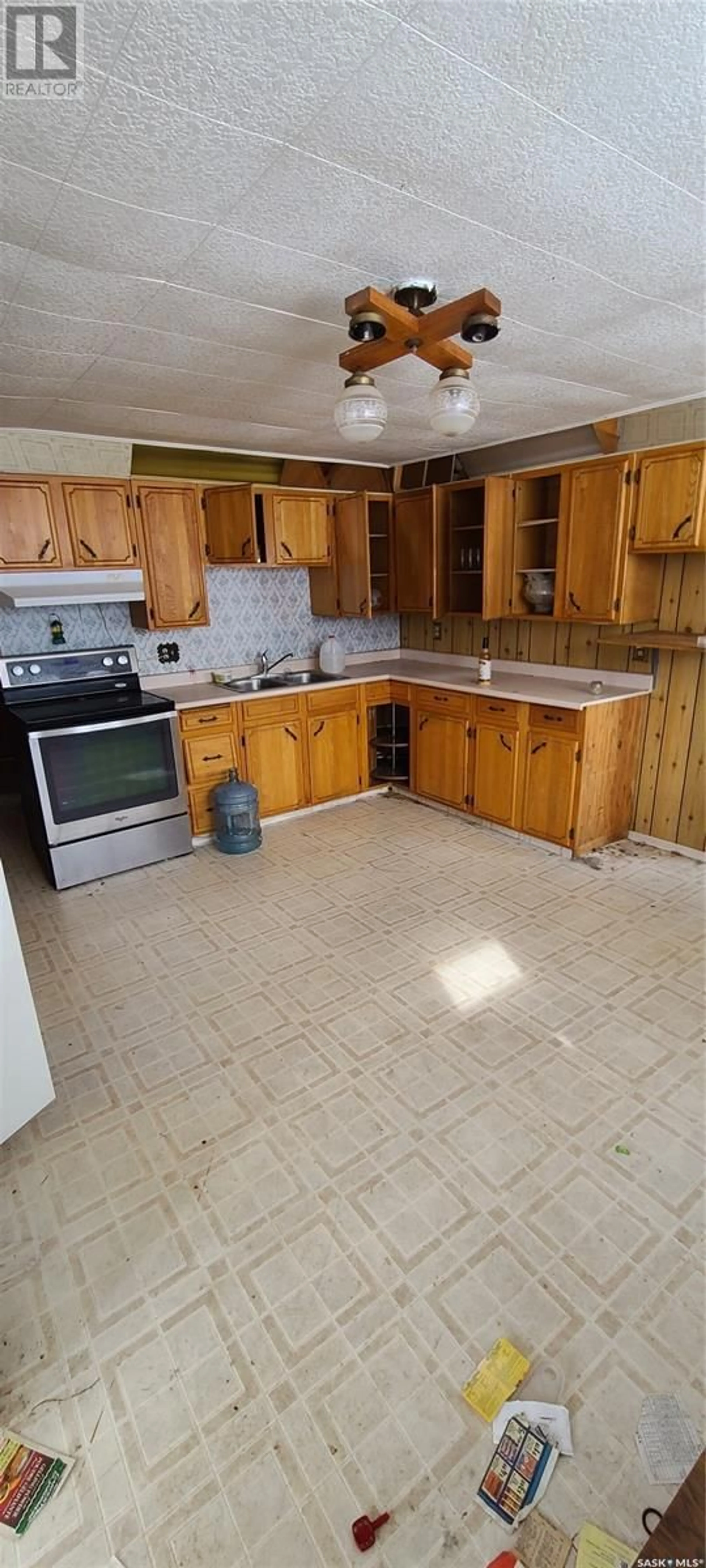 Standard kitchen for 211 2nd AVENUE, Lampman Saskatchewan S0C0B5