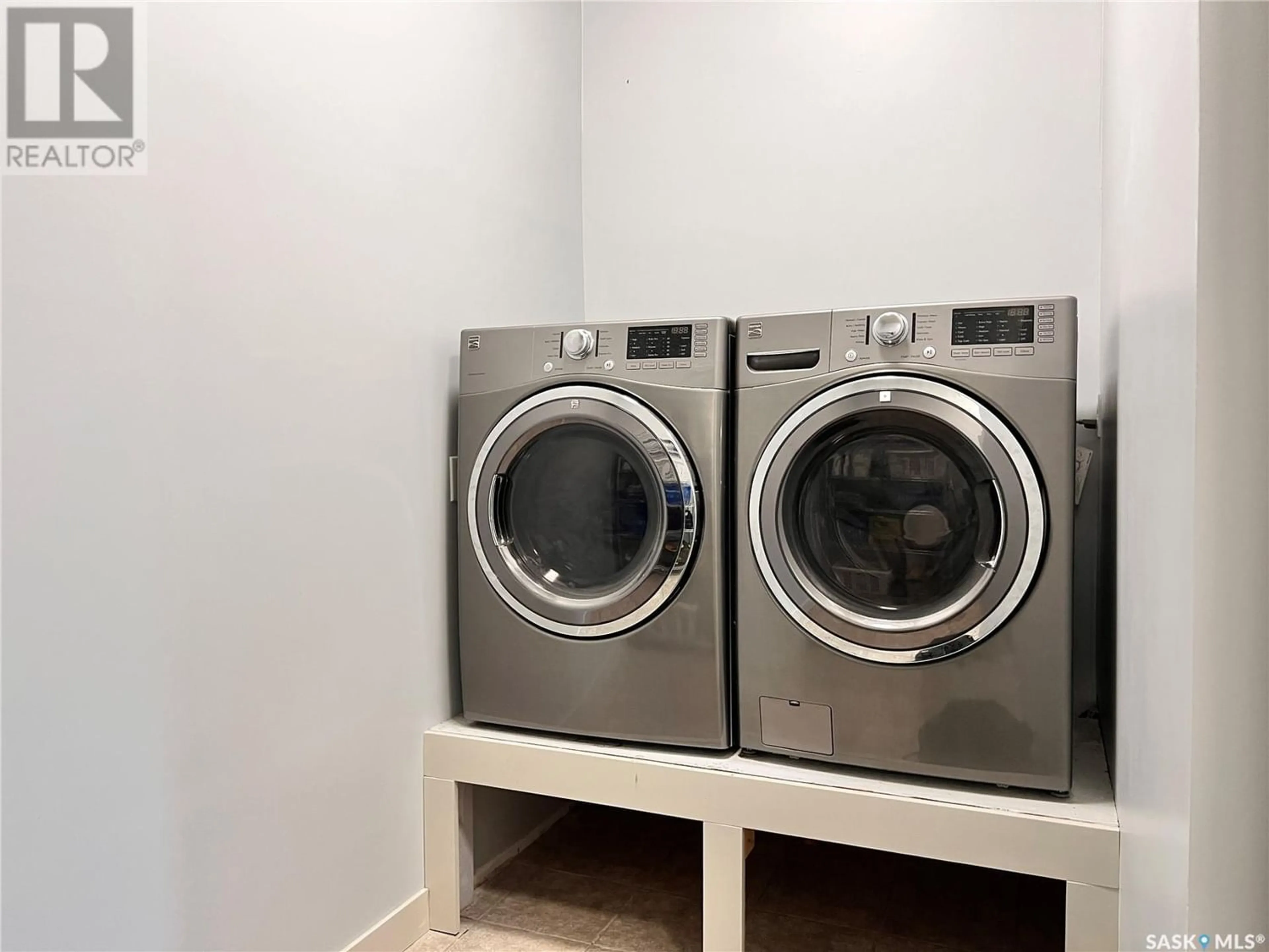 Laundry room for Janes Acreage, Raymore Saskatchewan S0A3J0