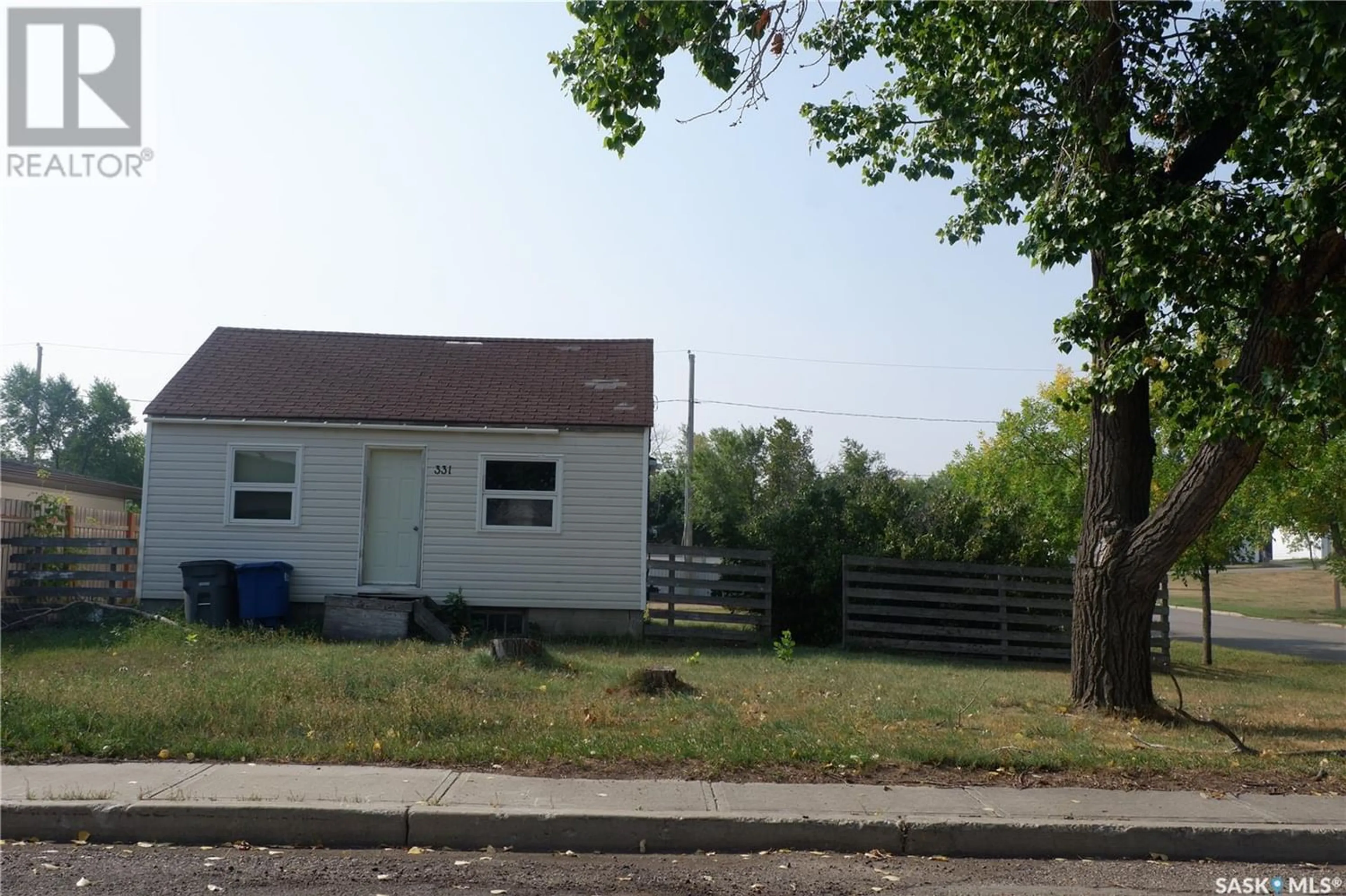 Frontside or backside of a home for 331 2nd AVENUE W, Assiniboia Saskatchewan S0H0B0