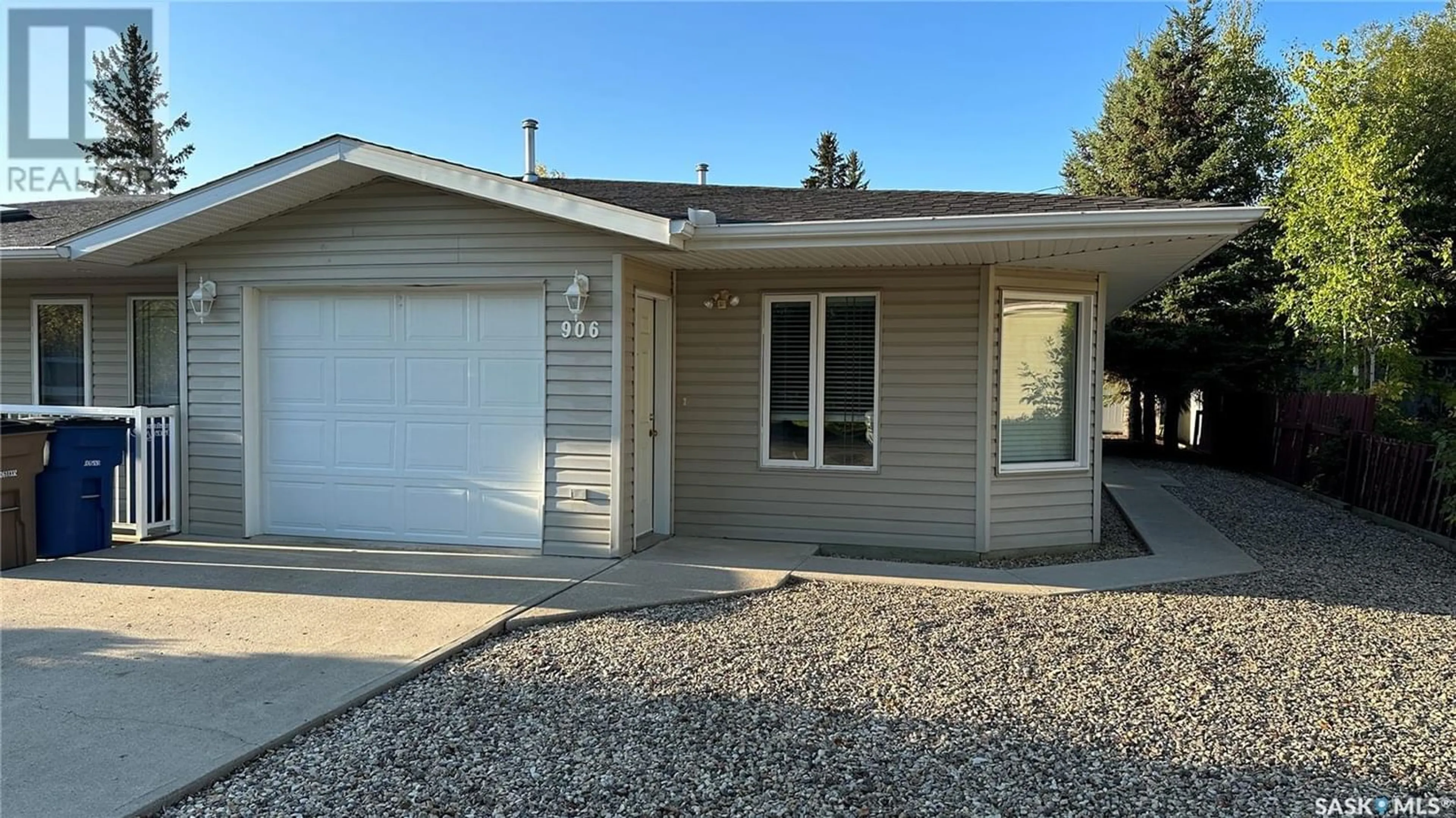 Home with vinyl exterior material for 906 104th AVENUE, Tisdale Saskatchewan S0E1T0