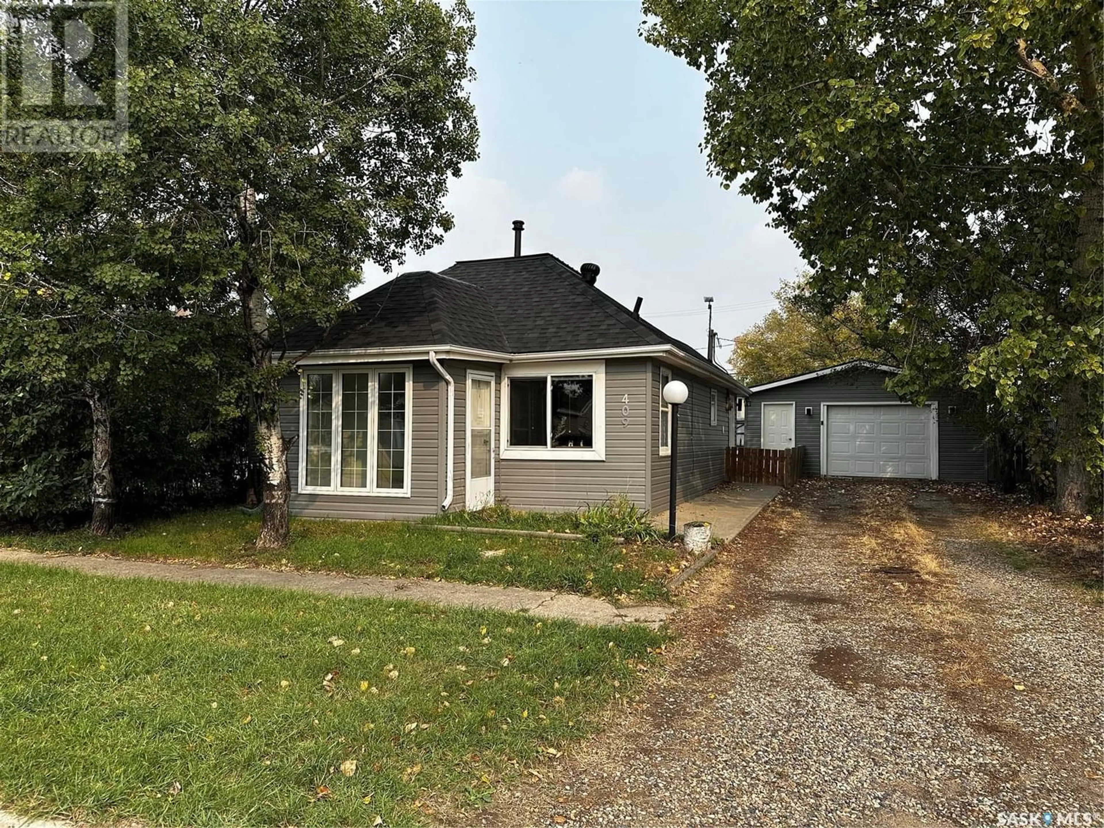 Frontside or backside of a home for 409 Aldridge STREET, Bienfait Saskatchewan S0C0M0