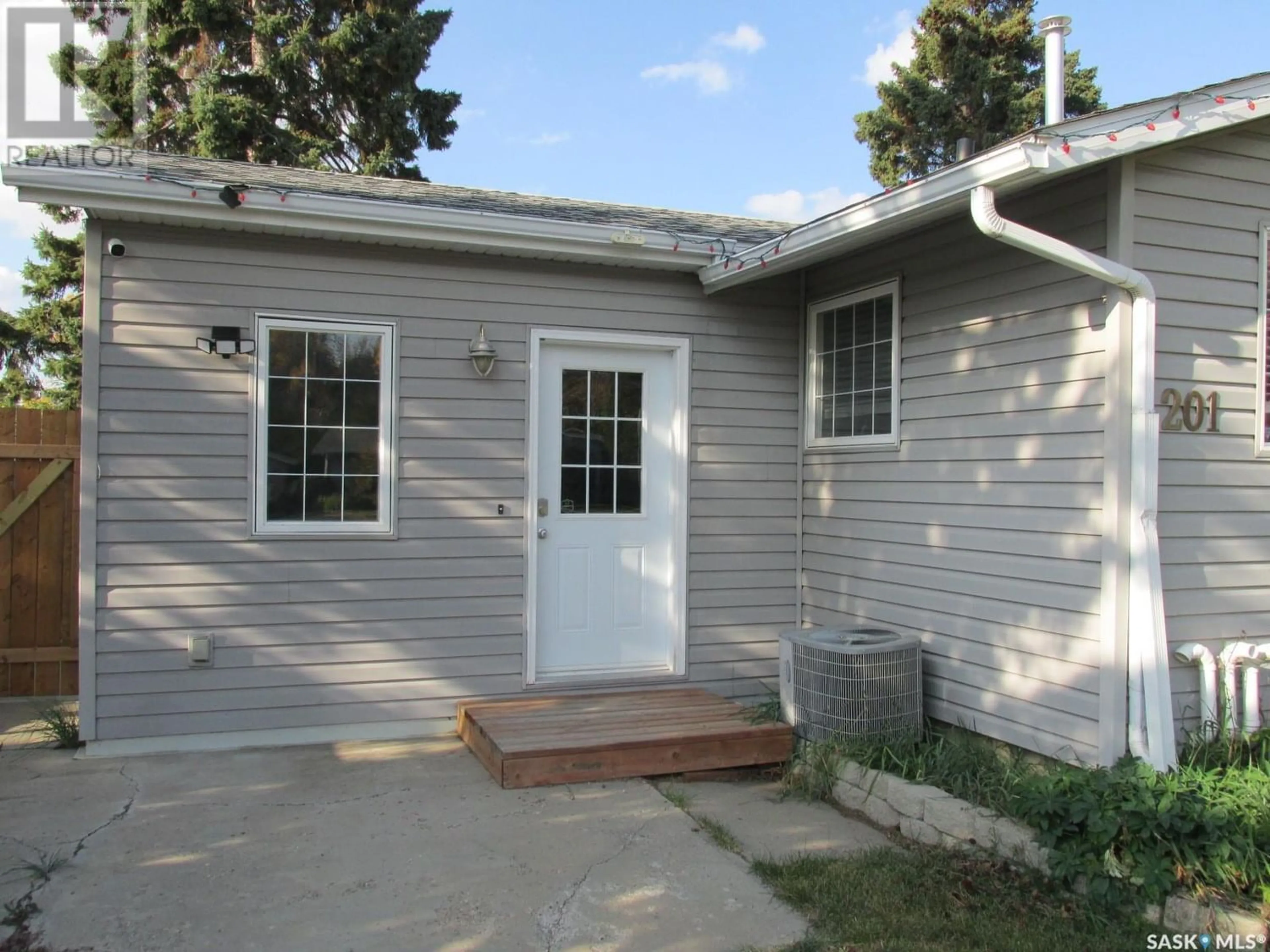 Frontside or backside of a home for 201 Cartha DRIVE, Nipawin Saskatchewan S0E1E0