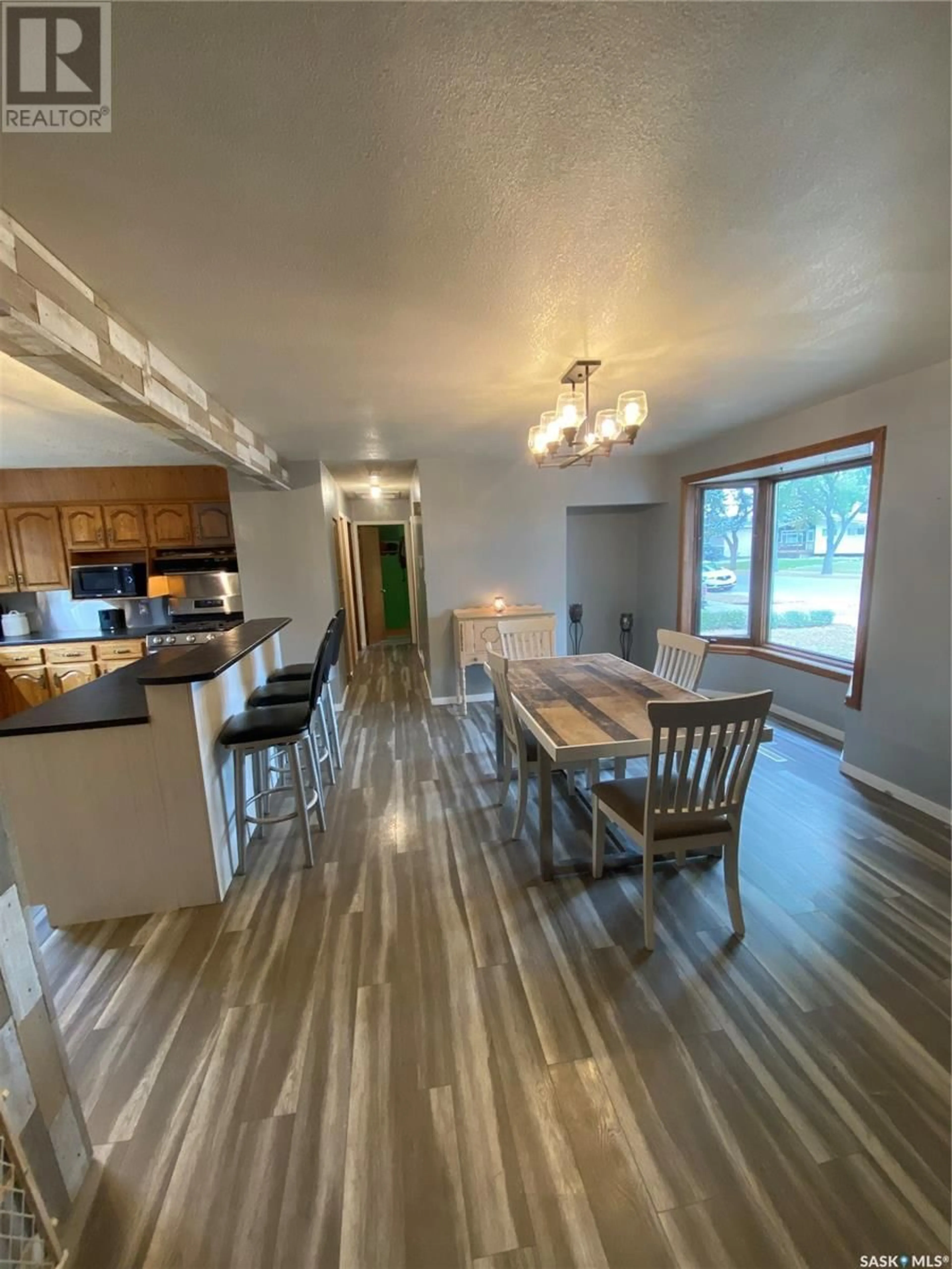 Dining room for 512 3rd AVENUE NW, Weyburn Saskatchewan S4H2L5