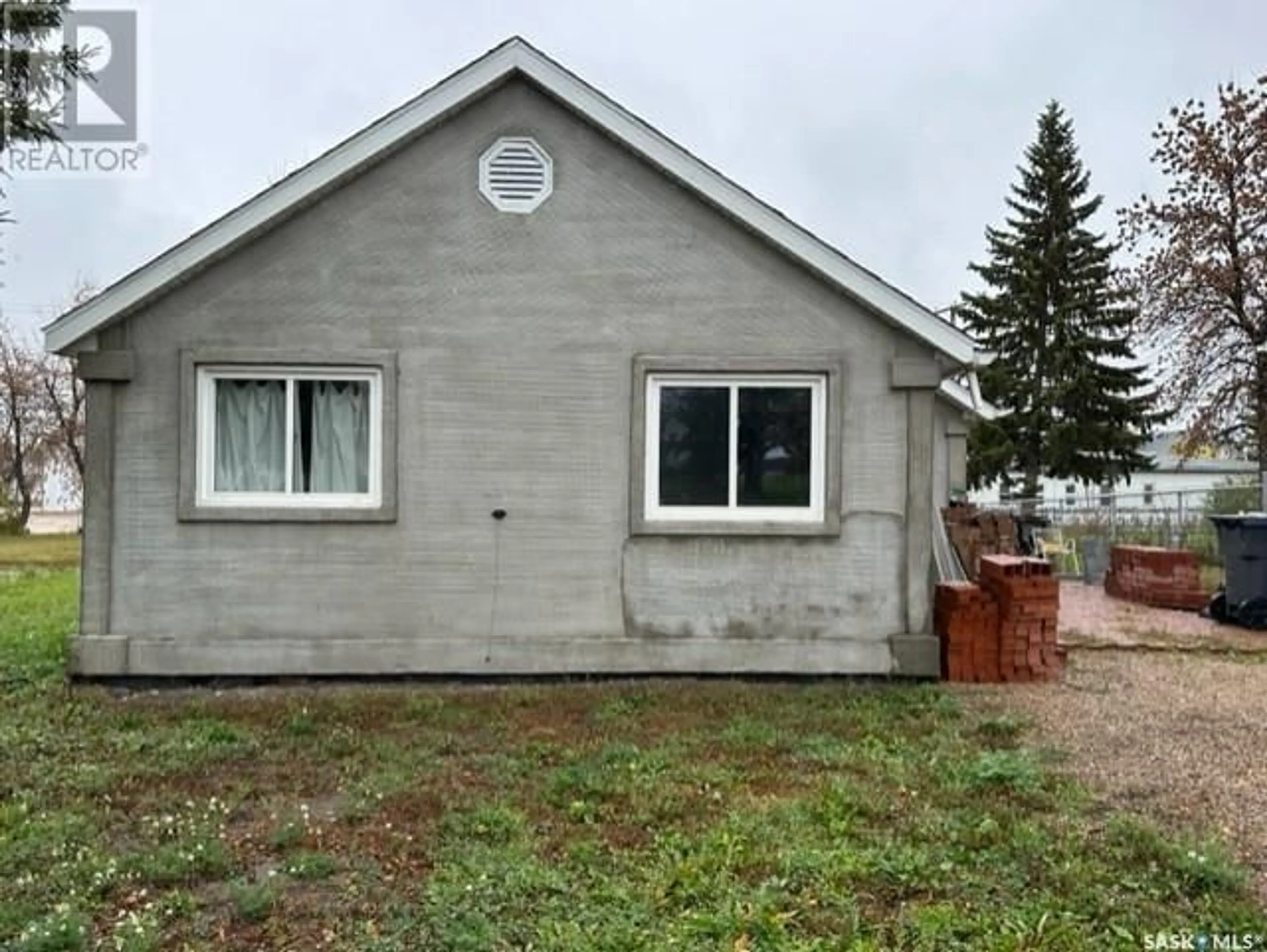 Frontside or backside of a home for 432 2nd AVENUE W, Melville Saskatchewan S0A2P0
