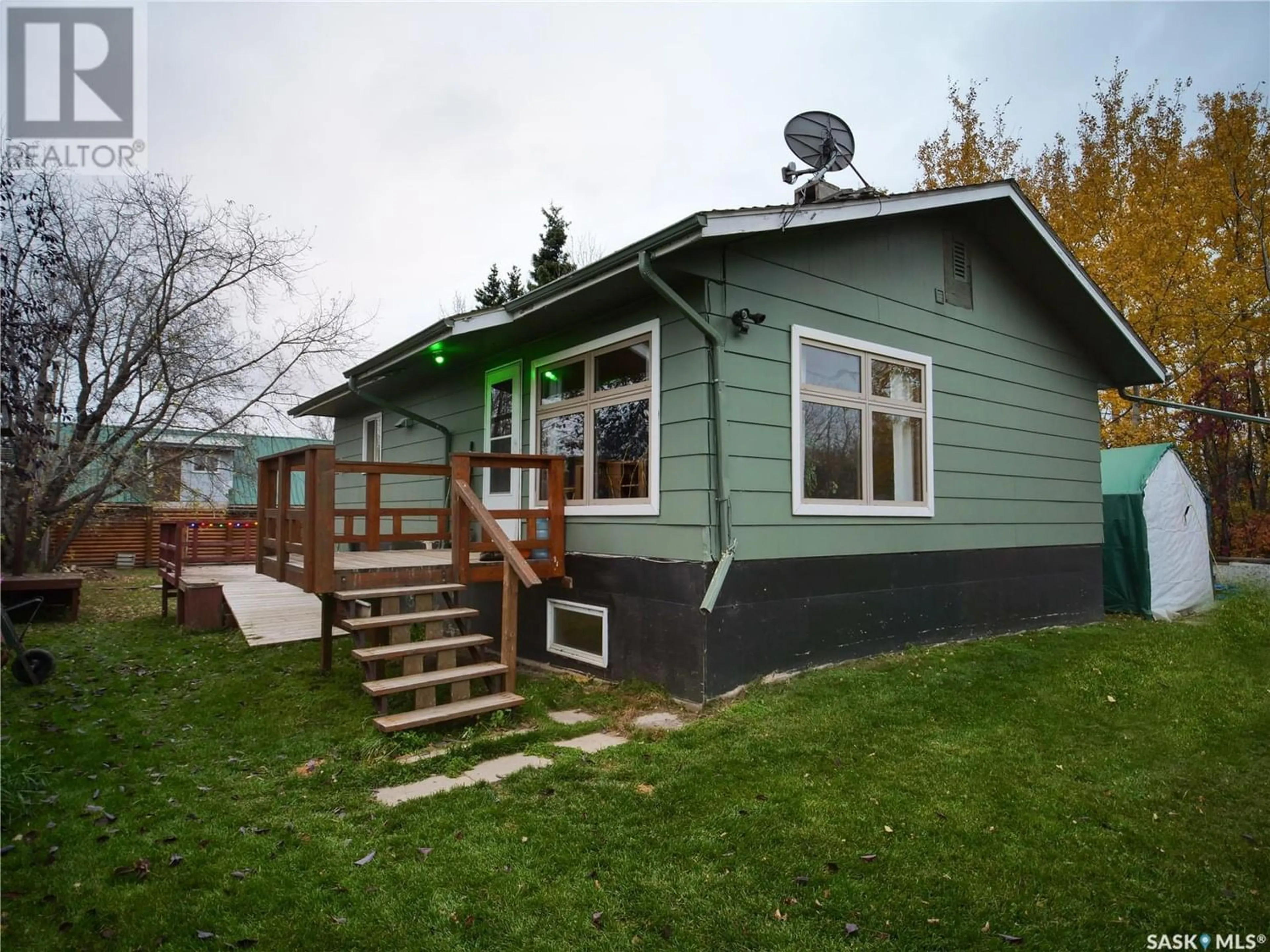Home with vinyl exterior material for 320 1ST STREET N, Christopher Lake Saskatchewan S0J0N0