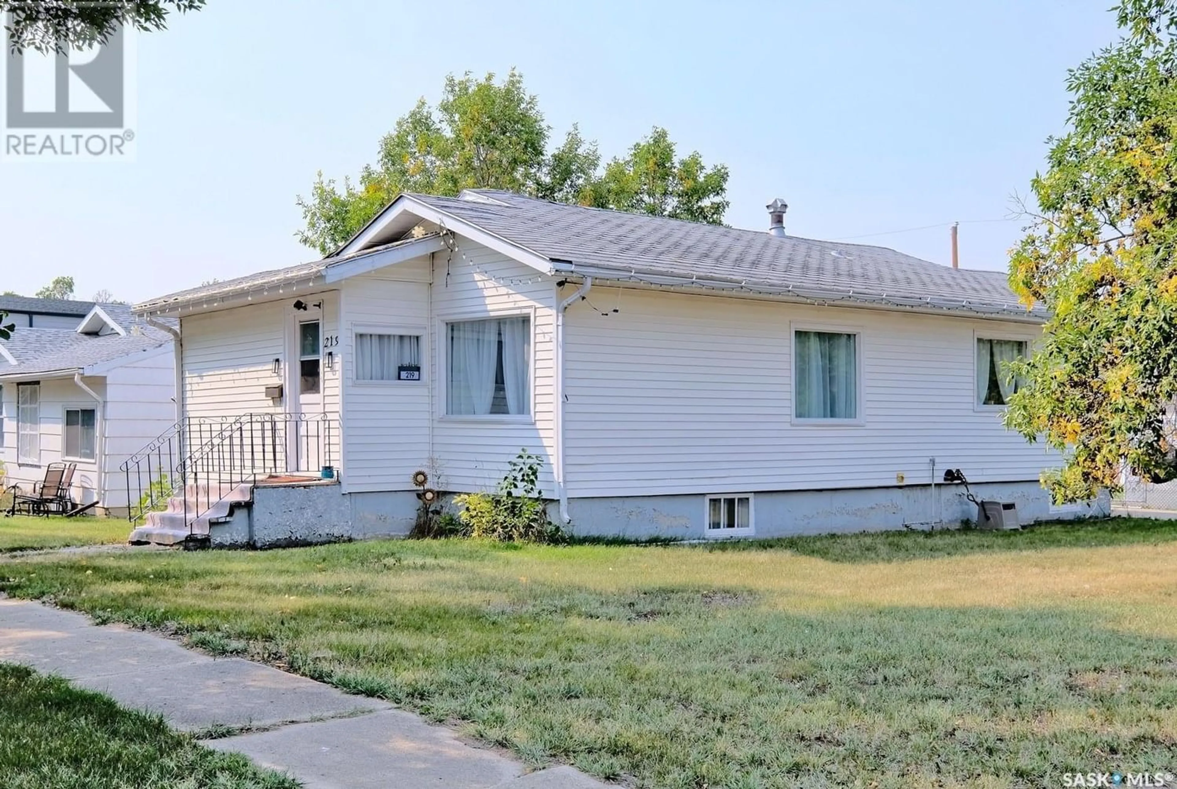 Frontside or backside of a home for 219 2nd AVENUE E, Rosetown Saskatchewan S0L2V0