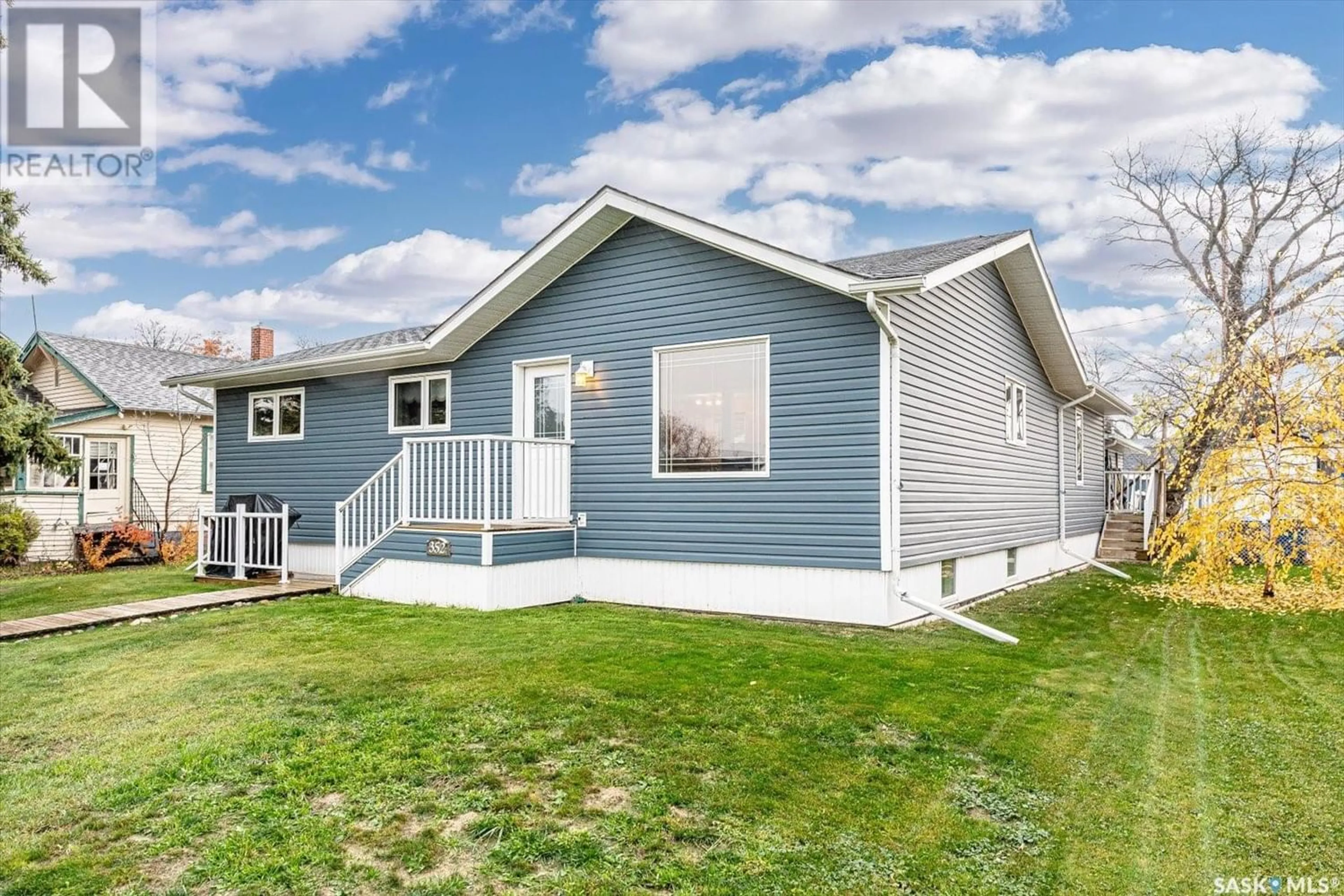 Frontside or backside of a home for 352 Jamieson AVENUE, Birch Hills Saskatchewan S0J0G0