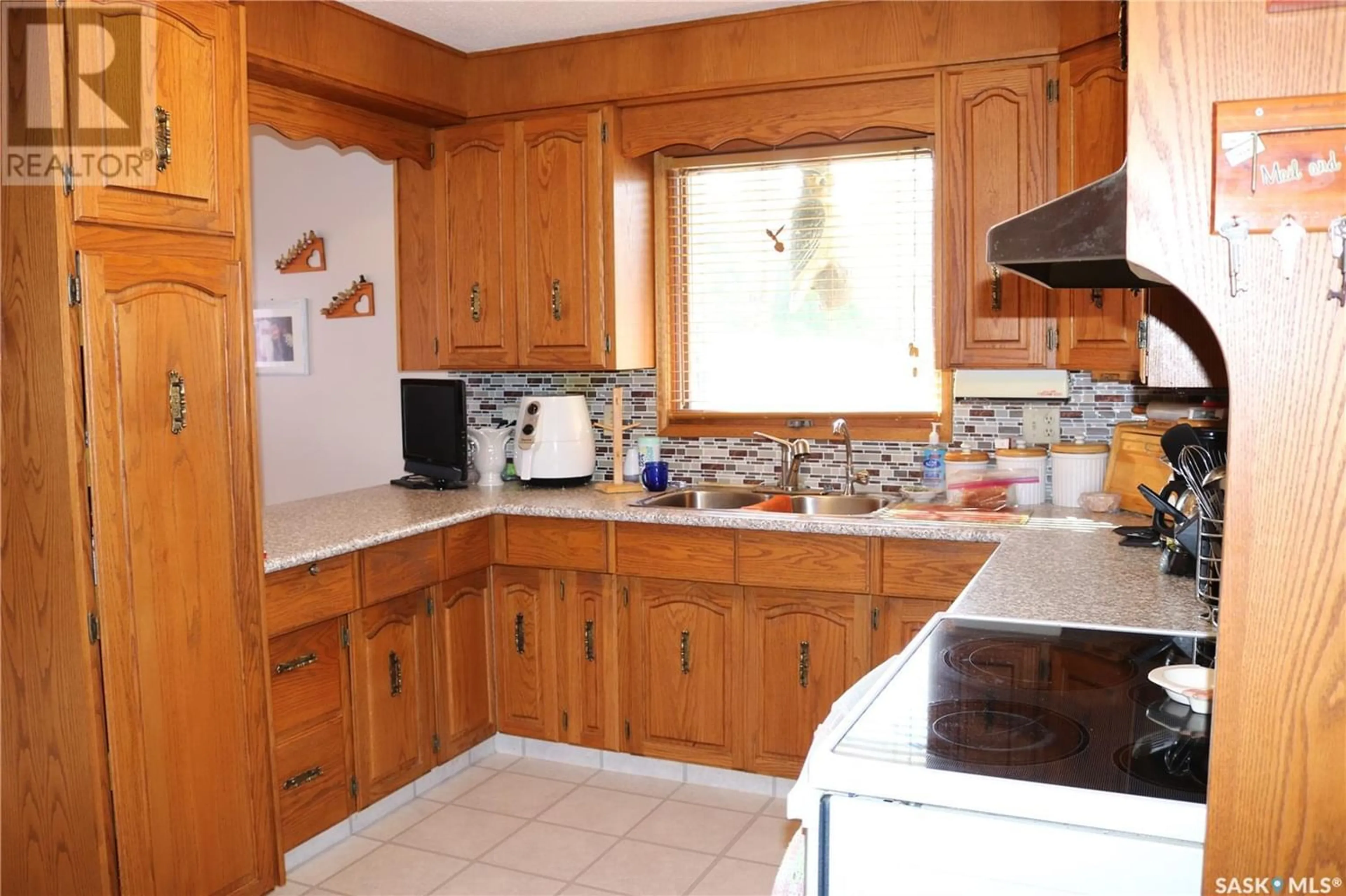 Kitchen for 118 Robertson STREET, Maryfield Saskatchewan S0G3K0