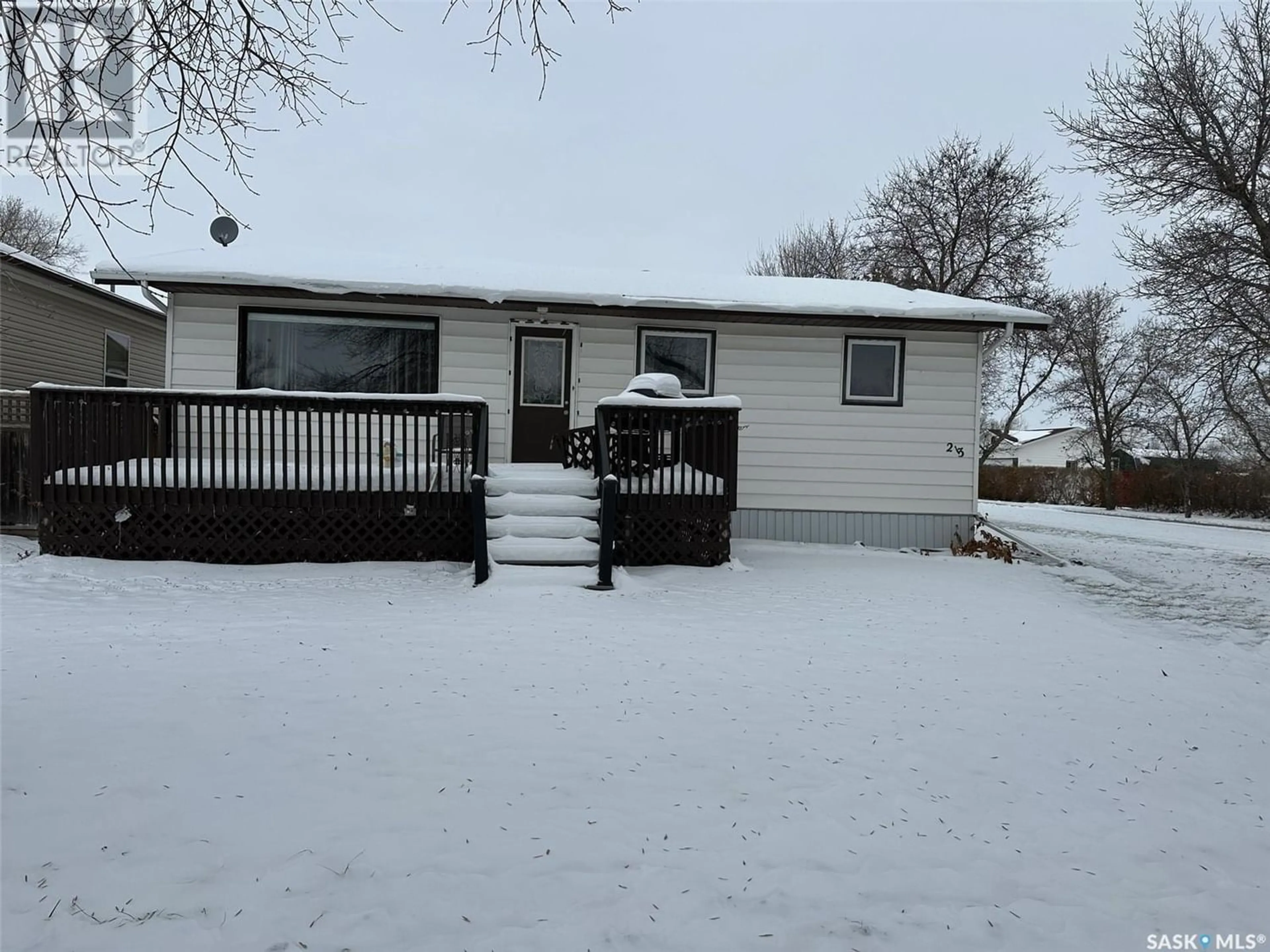 Frontside or backside of a home for 213 1st AVENUE E, Lampman Saskatchewan S0C1N0